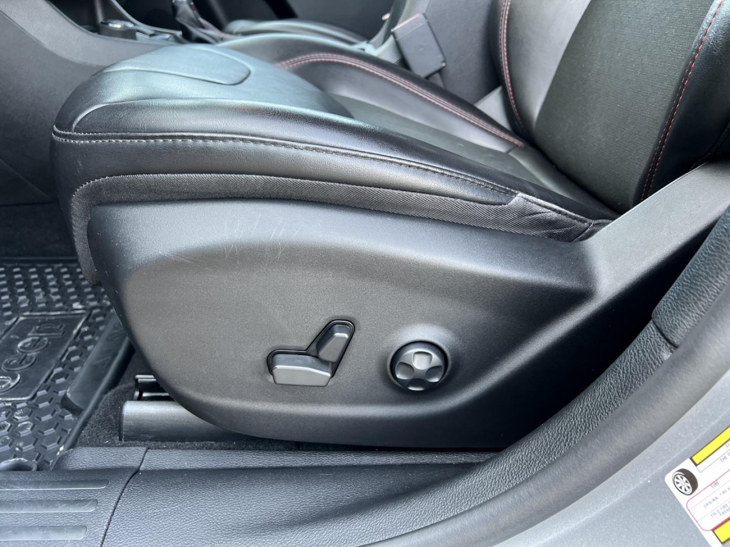 2021 GREY /Black Leather JEEP CHEROKEE TRAILHAWK (1C4PJMBX8MD) with an 3.2L V6 engine, Automatic transmission, located at 2990 Old Orchard Rd., Jackson, MO, 63755, 37.354214, -89.612106 - 2021 Jeep Trailhawk Local 1-Owner Only 38xxx miles 4 Wheel Drive 3.2L V6 Automatic Leather Navigation Power/Heated Seats Heated Steering Wheel Backup Camera Sunroof Bluetooth Remote Start Cruise Power Windows/Locks/Mirrors We have financing available and we accept trades! Fill out a - Photo#7