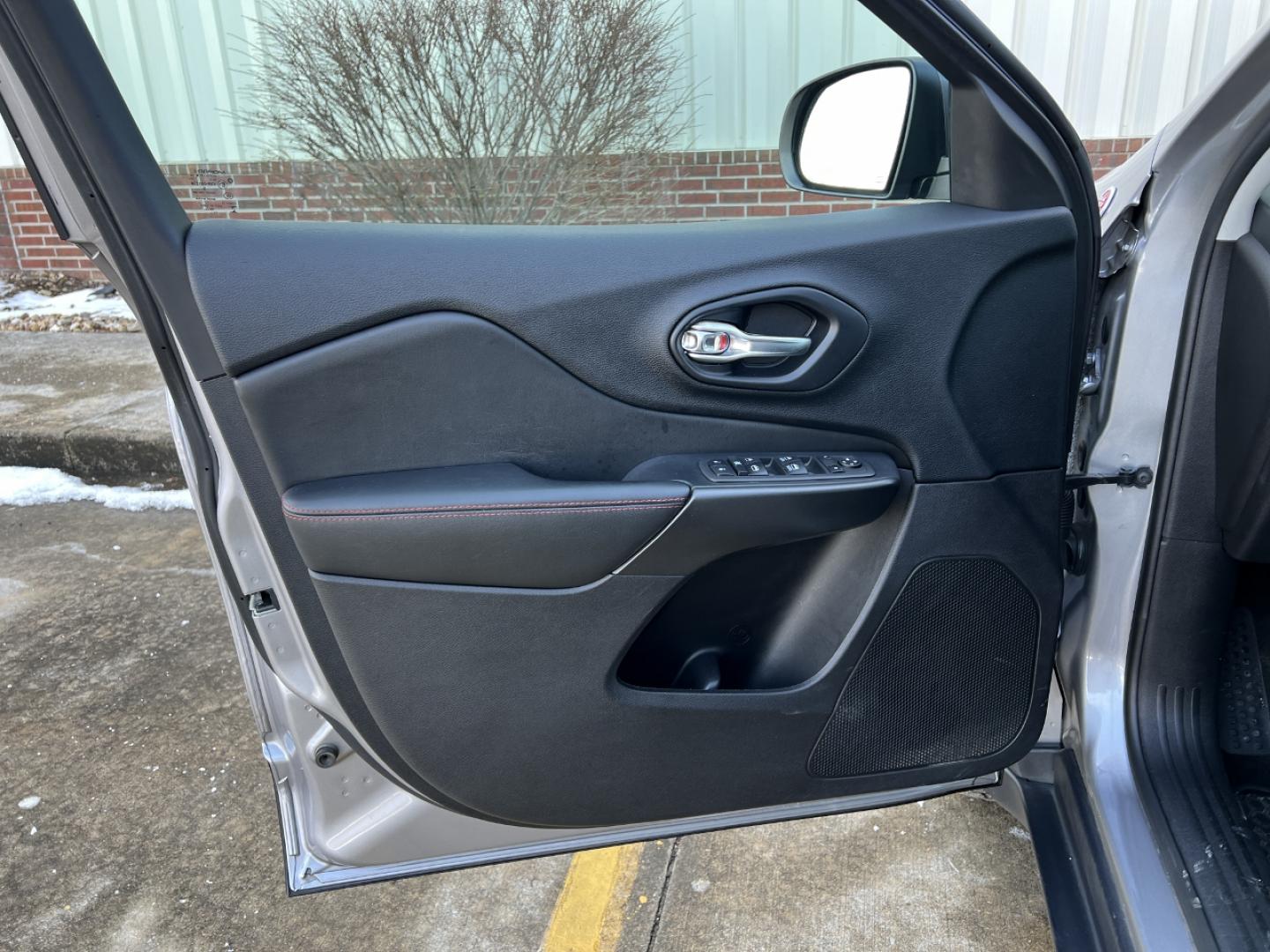 2021 GREY /Black Leather JEEP CHEROKEE TRAILHAWK (1C4PJMBX8MD) with an 3.2L V6 engine, Automatic transmission, located at 2990 Old Orchard Rd., Jackson, MO, 63755, 37.354214, -89.612106 - 2021 Jeep Trailhawk Local 1-Owner Only 38xxx miles 4 Wheel Drive 3.2L V6 Automatic Leather Navigation Power/Heated Seats Heated Steering Wheel Backup Camera Sunroof Bluetooth Remote Start Cruise Power Windows/Locks/Mirrors We have financing available and we accept trades! Fill out a - Photo#16