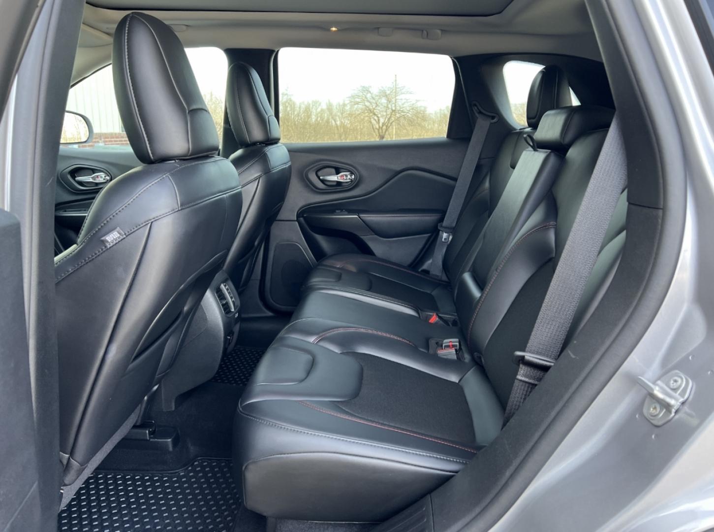 2021 GREY /Black Leather JEEP CHEROKEE TRAILHAWK (1C4PJMBX8MD) with an 3.2L V6 engine, Automatic transmission, located at 2990 Old Orchard Rd., Jackson, MO, 63755, 37.354214, -89.612106 - 2021 Jeep Trailhawk Local 1-Owner Only 38xxx miles 4 Wheel Drive 3.2L V6 Automatic Leather Navigation Power/Heated Seats Heated Steering Wheel Backup Camera Sunroof Bluetooth Remote Start Cruise Power Windows/Locks/Mirrors We have financing available and we accept trades! Fill out a - Photo#20
