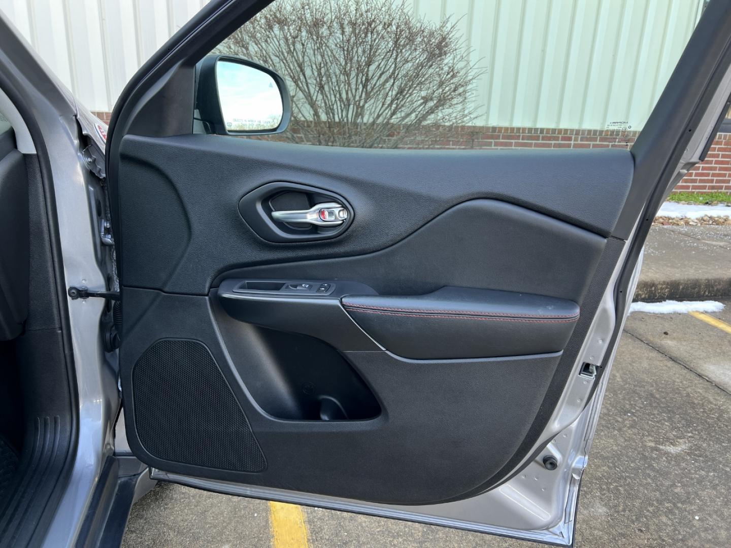 2021 GREY /Black Leather JEEP CHEROKEE TRAILHAWK (1C4PJMBX8MD) with an 3.2L V6 engine, Automatic transmission, located at 2990 Old Orchard Rd., Jackson, MO, 63755, 37.354214, -89.612106 - 2021 Jeep Trailhawk Local 1-Owner Only 38xxx miles 4 Wheel Drive 3.2L V6 Automatic Leather Navigation Power/Heated Seats Heated Steering Wheel Backup Camera Sunroof Bluetooth Remote Start Cruise Power Windows/Locks/Mirrors We have financing available and we accept trades! Fill out a - Photo#18