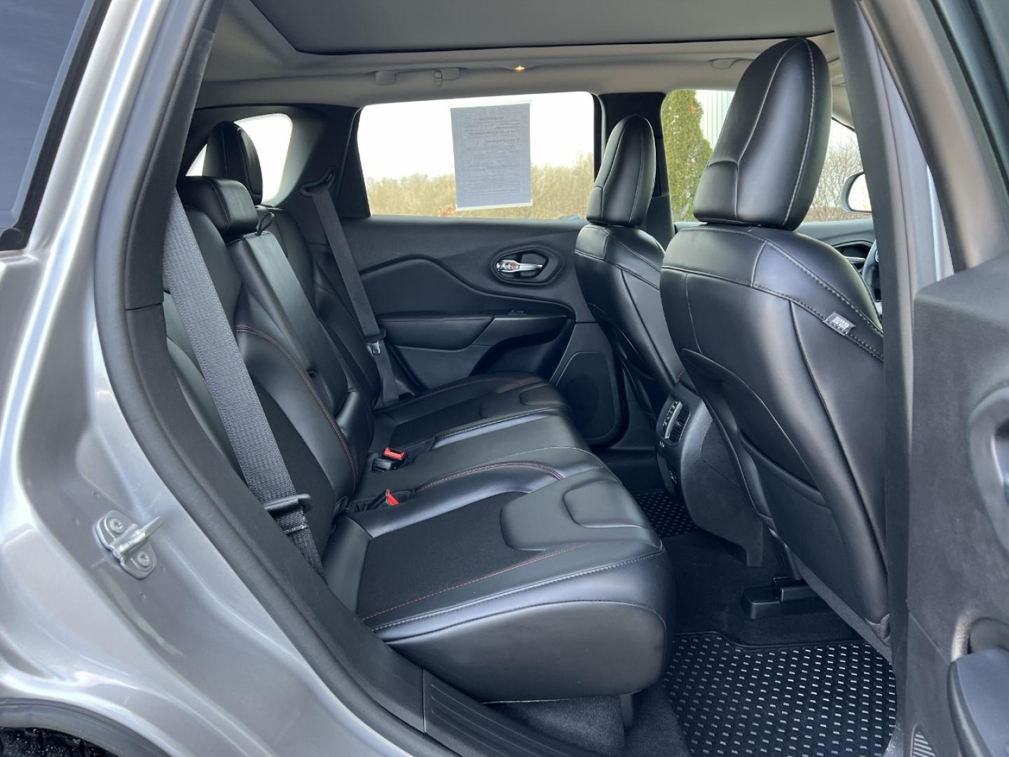 2021 GREY /Black Leather JEEP CHEROKEE TRAILHAWK (1C4PJMBX8MD) with an 3.2L V6 engine, Automatic transmission, located at 2990 Old Orchard Rd., Jackson, MO, 63755, 37.354214, -89.612106 - 2021 Jeep Trailhawk Local 1-Owner Only 38xxx miles 4 Wheel Drive 3.2L V6 Automatic Leather Navigation Power/Heated Seats Heated Steering Wheel Backup Camera Sunroof Bluetooth Remote Start Cruise Power Windows/Locks/Mirrors We have financing available and we accept trades! Fill out a - Photo#21