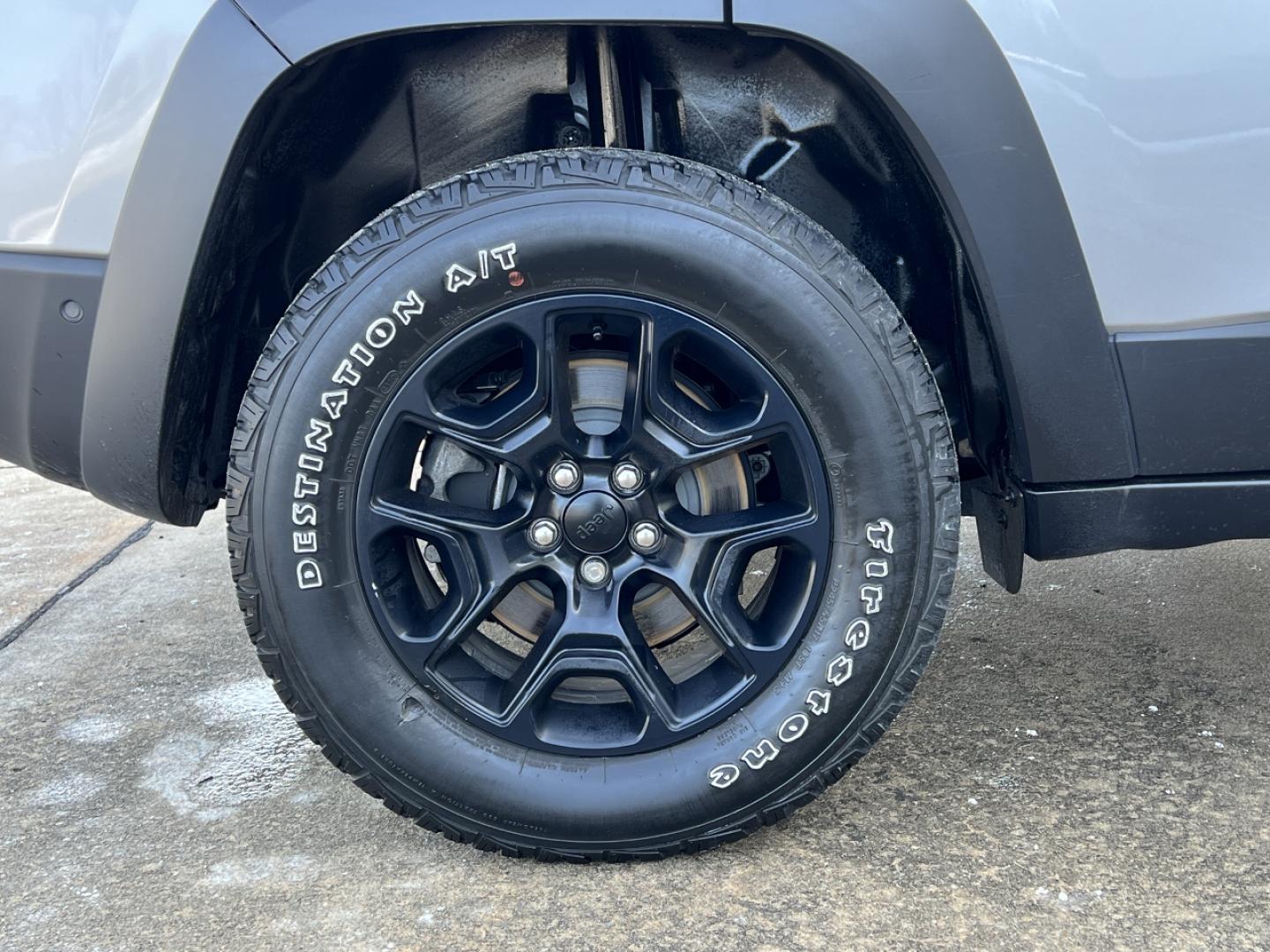 2021 GREY /Black Leather JEEP CHEROKEE TRAILHAWK (1C4PJMBX8MD) with an 3.2L V6 engine, Automatic transmission, located at 2990 Old Orchard Rd., Jackson, MO, 63755, 37.354214, -89.612106 - 2021 Jeep Trailhawk Local 1-Owner Only 38xxx miles 4 Wheel Drive 3.2L V6 Automatic Leather Navigation Power/Heated Seats Heated Steering Wheel Backup Camera Sunroof Bluetooth Remote Start Cruise Power Windows/Locks/Mirrors We have financing available and we accept trades! Fill out a - Photo#41