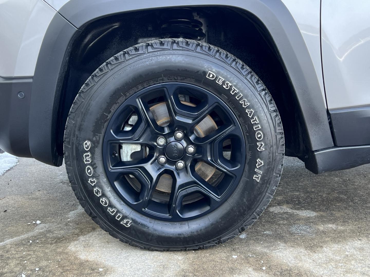 2021 GREY /Black Leather JEEP CHEROKEE TRAILHAWK (1C4PJMBX8MD) with an 3.2L V6 engine, Automatic transmission, located at 2990 Old Orchard Rd., Jackson, MO, 63755, 37.354214, -89.612106 - 2021 Jeep Trailhawk Local 1-Owner Only 38xxx miles 4 Wheel Drive 3.2L V6 Automatic Leather Navigation Power/Heated Seats Heated Steering Wheel Backup Camera Sunroof Bluetooth Remote Start Cruise Power Windows/Locks/Mirrors We have financing available and we accept trades! Fill out a - Photo#38