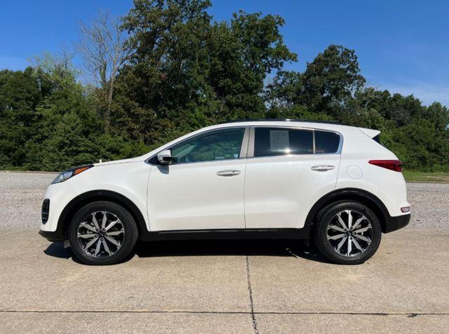 2019 WHITE /Black KIA SPORTAGE EX (KNDPN3AC6K7) with an 2.4L engine, Automatic transmission, located at 2990 Old Orchard Rd., Jackson, MO, 63755, 37.354214, -89.612106 - Photo#7