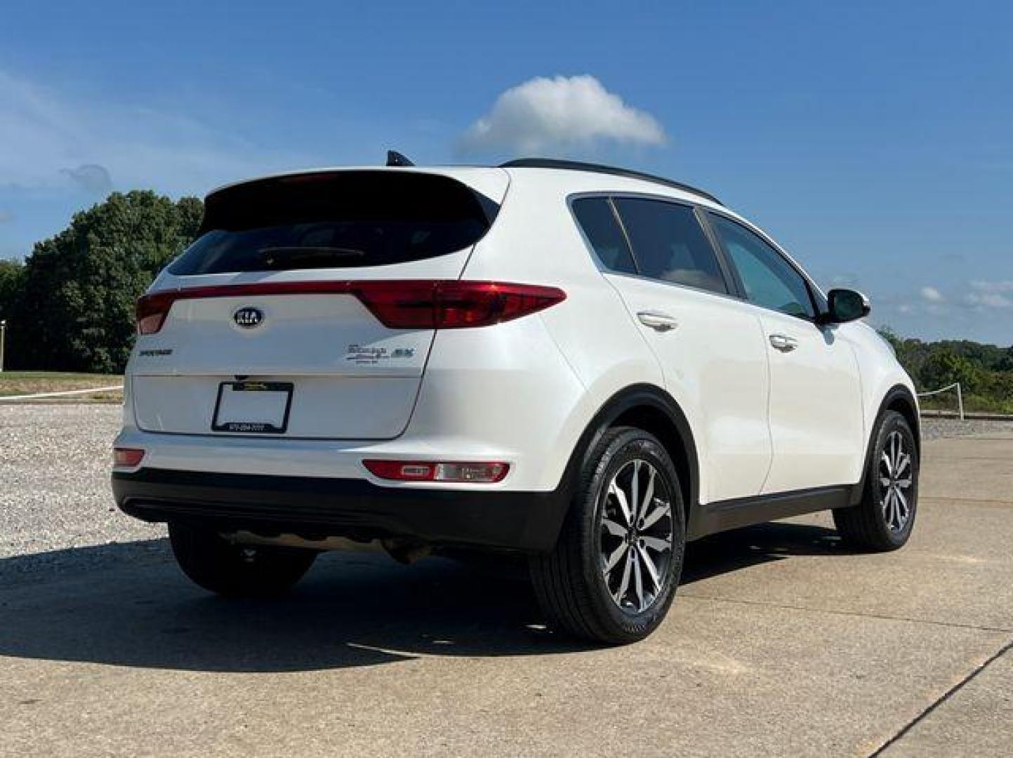 2019 WHITE /Black KIA SPORTAGE EX (KNDPN3AC6K7) with an 2.4L engine, Automatic transmission, located at 2990 Old Orchard Rd., Jackson, MO, 63755, 37.354214, -89.612106 - Photo#9