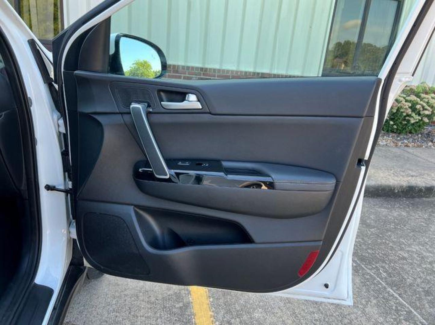 2019 WHITE /Black KIA SPORTAGE EX (KNDPN3AC6K7) with an 2.4L engine, Automatic transmission, located at 2990 Old Orchard Rd., Jackson, MO, 63755, 37.354214, -89.612106 - Photo#16