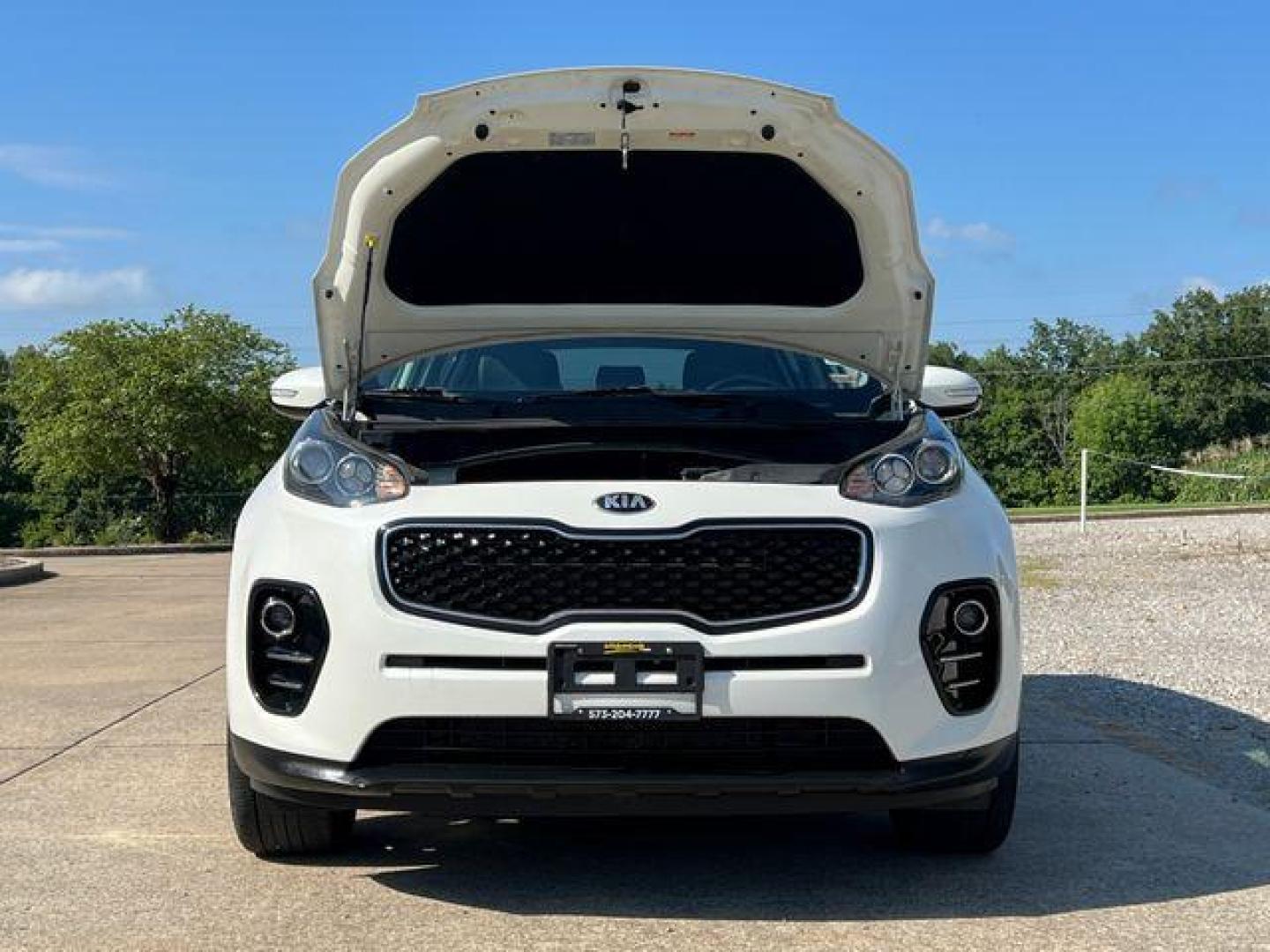 2019 WHITE /Black KIA SPORTAGE EX (KNDPN3AC6K7) with an 2.4L engine, Automatic transmission, located at 2990 Old Orchard Rd., Jackson, MO, 63755, 37.354214, -89.612106 - Photo#37