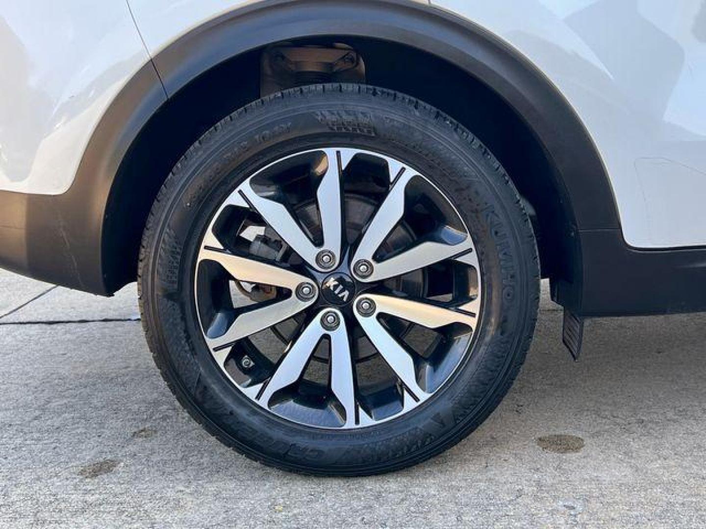 2019 WHITE /Black KIA SPORTAGE EX (KNDPN3AC6K7) with an 2.4L engine, Automatic transmission, located at 2990 Old Orchard Rd., Jackson, MO, 63755, 37.354214, -89.612106 - Photo#42