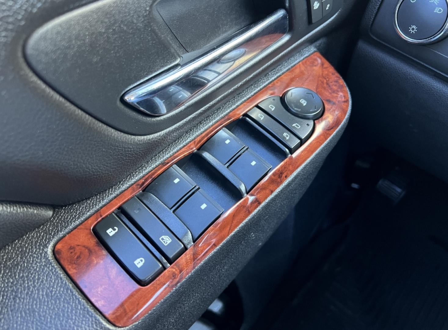 2012 BLACK /Black Leather CHEVROLET TAHOE 1500 LT (1GNSCBE04CR) with an 5.3L V8 engine, Automatic transmission, located at 2990 Old Orchard Rd., Jackson, MO, 63755, 37.354214, -89.612106 - 2012 Chevrolet Tahoe 1500 LT 163xxx miles Rear Wheel Drive 5.3L V8 Automatic Leather 22" Wheels Power/Heated Seats Heated Rear Seats Cruise Remote Start Power Windows/Locks/Mirrors We have financing available and we accept trades! Fill out a credit application on our website or come by t - Photo#27