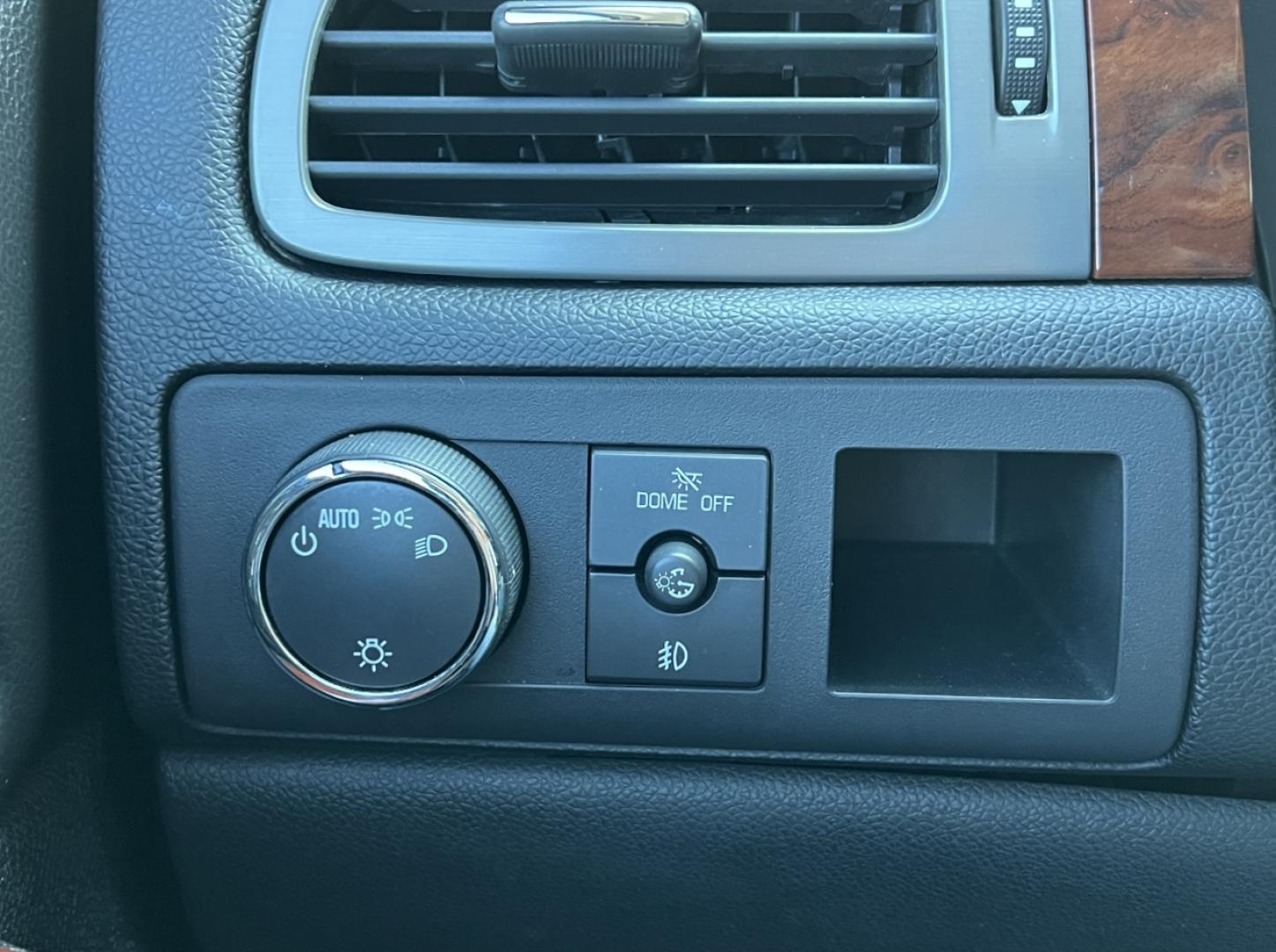 2012 BLACK /Black Leather CHEVROLET TAHOE 1500 LT (1GNSCBE04CR) with an 5.3L V8 engine, Automatic transmission, located at 2990 Old Orchard Rd., Jackson, MO, 63755, 37.354214, -89.612106 - 2012 Chevrolet Tahoe 1500 LT 163xxx miles Rear Wheel Drive 5.3L V8 Automatic Leather 22" Wheels Power/Heated Seats Heated Rear Seats Cruise Remote Start Power Windows/Locks/Mirrors We have financing available and we accept trades! Fill out a credit application on our website or come by t - Photo#31