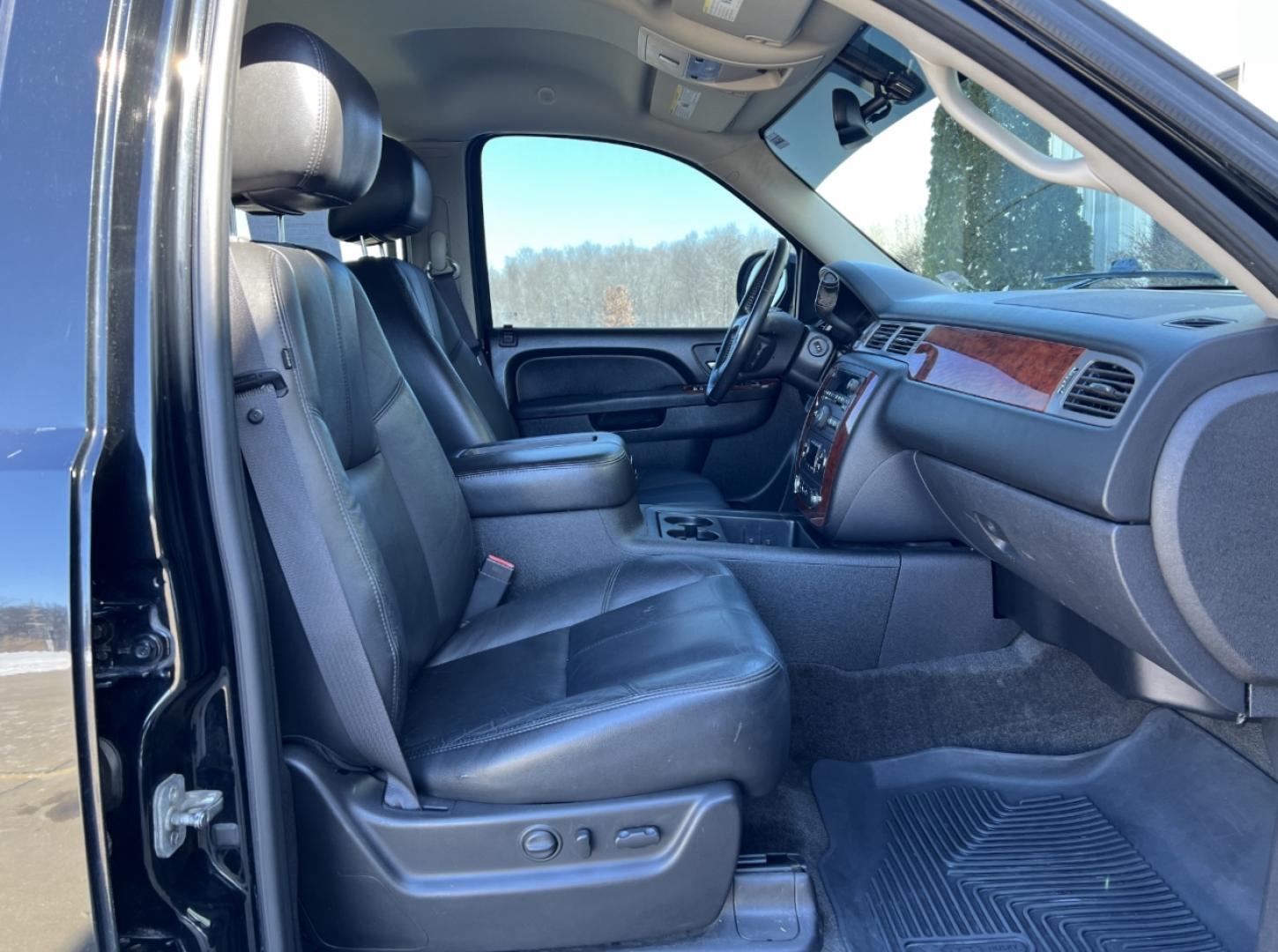 2012 BLACK /Black Leather CHEVROLET TAHOE 1500 LT (1GNSCBE04CR) with an 5.3L V8 engine, Automatic transmission, located at 2990 Old Orchard Rd., Jackson, MO, 63755, 37.354214, -89.612106 - 2012 Chevrolet Tahoe 1500 LT 163xxx miles Rear Wheel Drive 5.3L V8 Automatic Leather 22" Wheels Power/Heated Seats Heated Rear Seats Cruise Remote Start Power Windows/Locks/Mirrors We have financing available and we accept trades! Fill out a credit application on our website or come by t - Photo#15