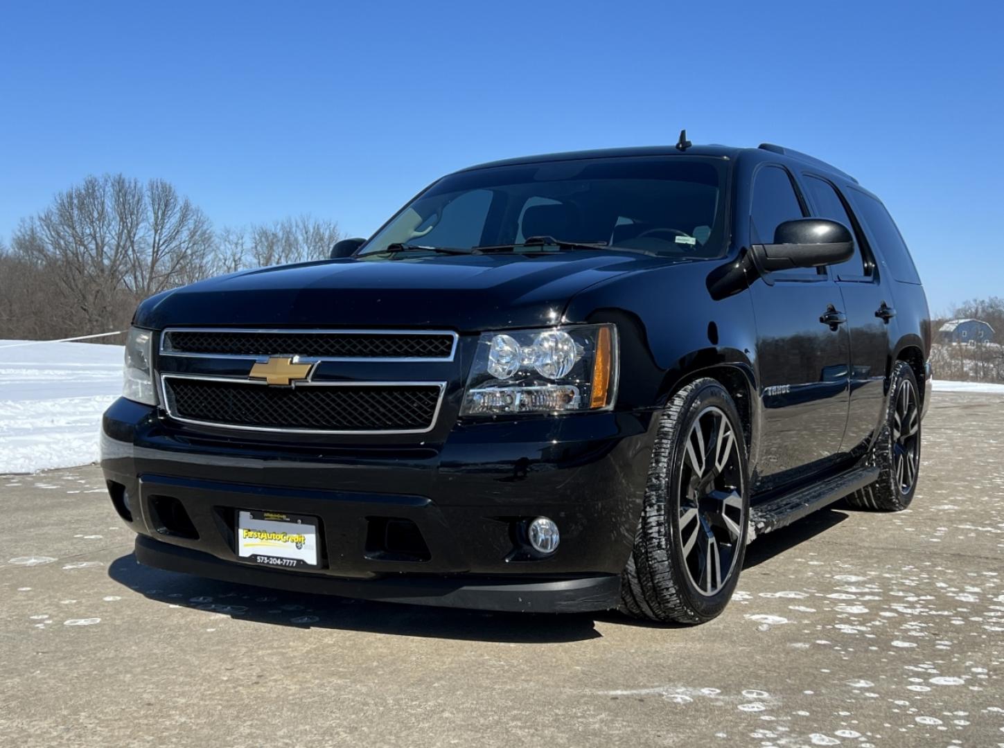 2012 BLACK /Black Leather CHEVROLET TAHOE 1500 LT (1GNSCBE04CR) with an 5.3L V8 engine, Automatic transmission, located at 2990 Old Orchard Rd., Jackson, MO, 63755, 37.354214, -89.612106 - 2012 Chevrolet Tahoe 1500 LT 163xxx miles Rear Wheel Drive 5.3L V8 Automatic Leather 22" Wheels Power/Heated Seats Heated Rear Seats Cruise Remote Start Power Windows/Locks/Mirrors We have financing available and we accept trades! Fill out a credit application on our website or come by t - Photo#5