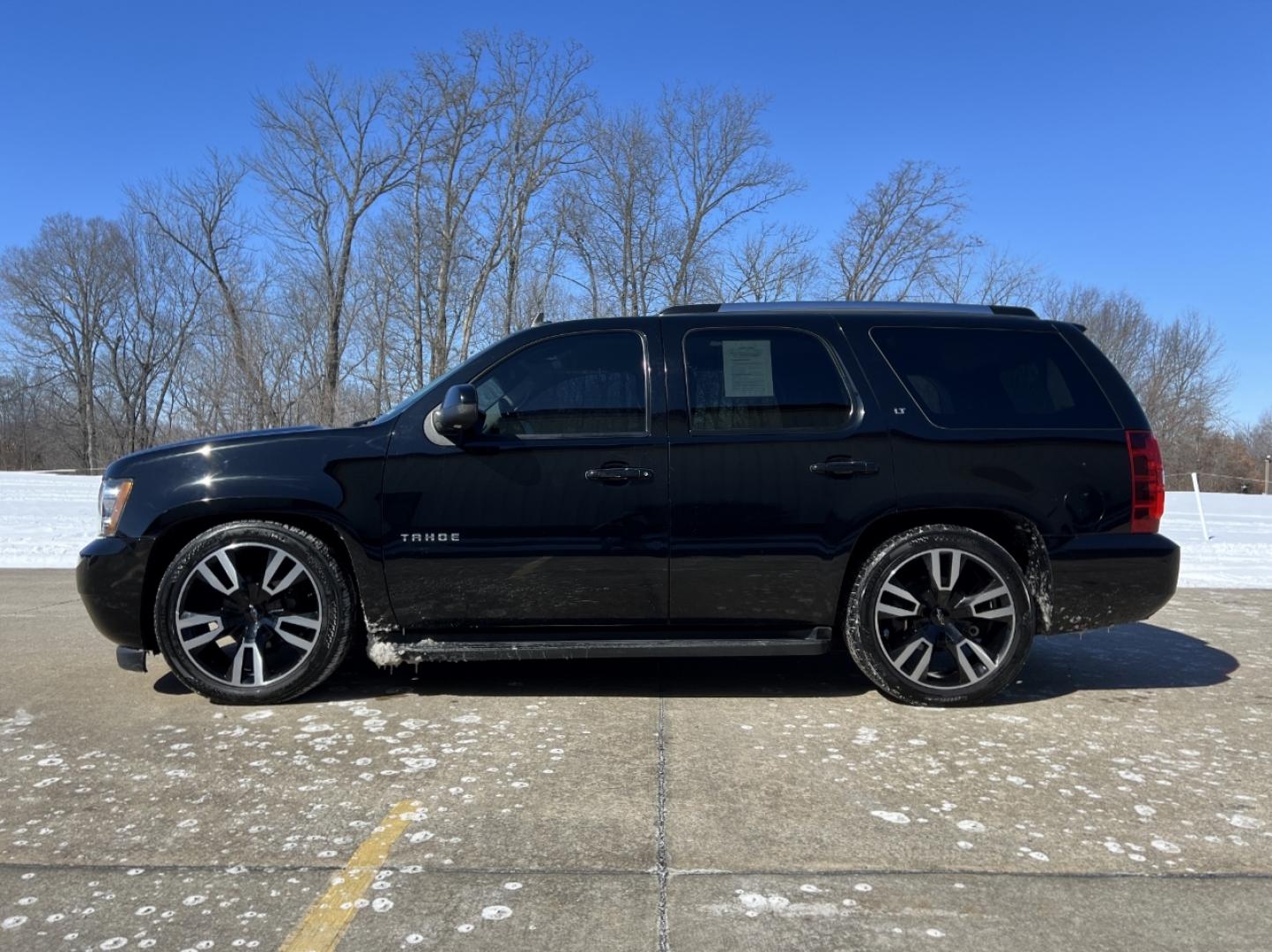 2012 BLACK /Black Leather CHEVROLET TAHOE 1500 LT (1GNSCBE04CR) with an 5.3L V8 engine, Automatic transmission, located at 2990 Old Orchard Rd., Jackson, MO, 63755, 37.354214, -89.612106 - 2012 Chevrolet Tahoe 1500 LT 163xxx miles Rear Wheel Drive 5.3L V8 Automatic Leather 22" Wheels Power/Heated Seats Heated Rear Seats Cruise Remote Start Power Windows/Locks/Mirrors We have financing available and we accept trades! Fill out a credit application on our website or come by t - Photo#6