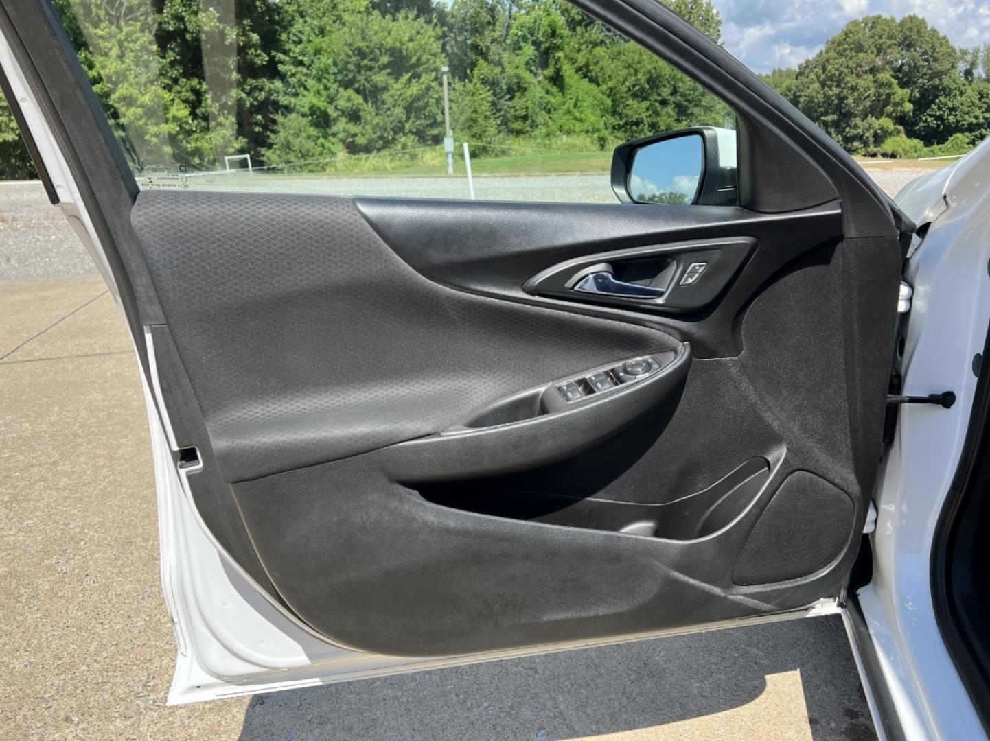 2018 WHITE /Black Cloth CHEVROLET MALIBU LT (1G1ZD5ST7JF) with an 1.5L 4 Cyl. engine, Automatic transmission, located at 2990 Old Orchard Rd., Jackson, MO, 63755, 37.354214, -89.612106 - 2018 Chevrolet Malibu LT 141xxx miles Front Wheel Drive 1.5L 4 Cyl. Automatic Backup Camera Power Driver Seat Bluetooth Remote Start Cruise Power Windows/Locks/Mirrors We have financing available and we accept trades! Fill out a credit application on our website or come by today! If you - Photo#12