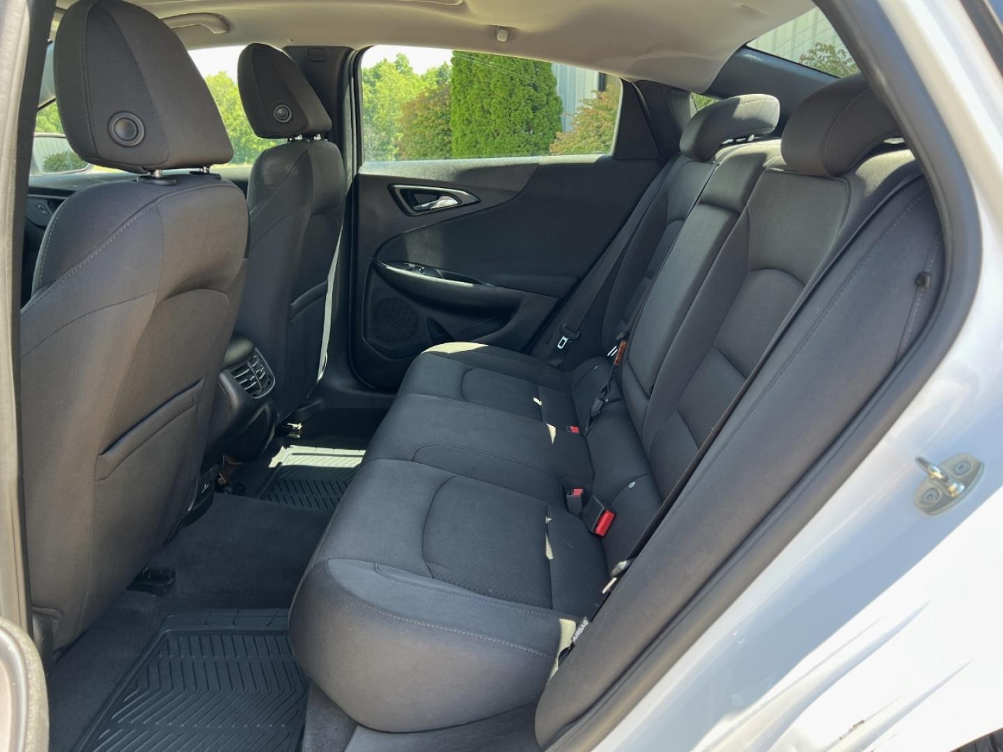 2018 WHITE /Black Cloth CHEVROLET MALIBU LT (1G1ZD5ST7JF) with an 1.5L 4 Cyl. engine, Automatic transmission, located at 2990 Old Orchard Rd., Jackson, MO, 63755, 37.354214, -89.612106 - 2018 Chevrolet Malibu LT 141xxx miles Front Wheel Drive 1.5L 4 Cyl. Automatic Backup Camera Power Driver Seat Bluetooth Remote Start Cruise Power Windows/Locks/Mirrors We have financing available and we accept trades! Fill out a credit application on our website or come by today! If you - Photo#16