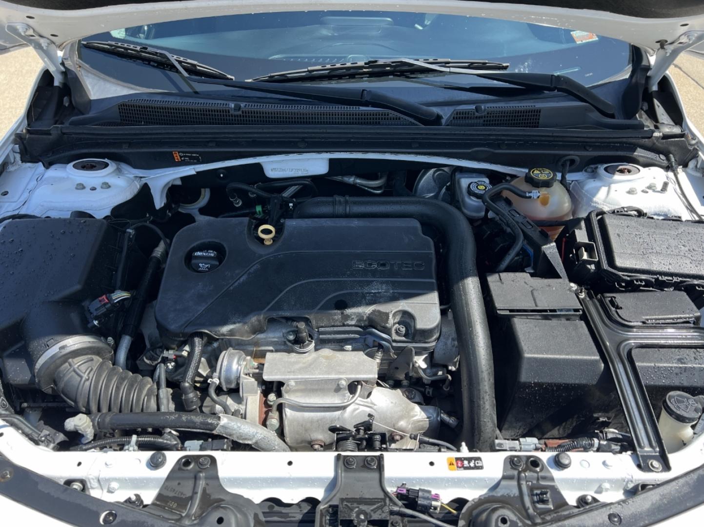 2018 WHITE /Black Cloth CHEVROLET MALIBU LT (1G1ZD5ST7JF) with an 1.5L 4 Cyl. engine, Automatic transmission, located at 2990 Old Orchard Rd., Jackson, MO, 63755, 37.354214, -89.612106 - 2018 Chevrolet Malibu LT 141xxx miles Front Wheel Drive 1.5L 4 Cyl. Automatic Backup Camera Power Driver Seat Bluetooth Remote Start Cruise Power Windows/Locks/Mirrors We have financing available and we accept trades! Fill out a credit application on our website or come by today! If you - Photo#35