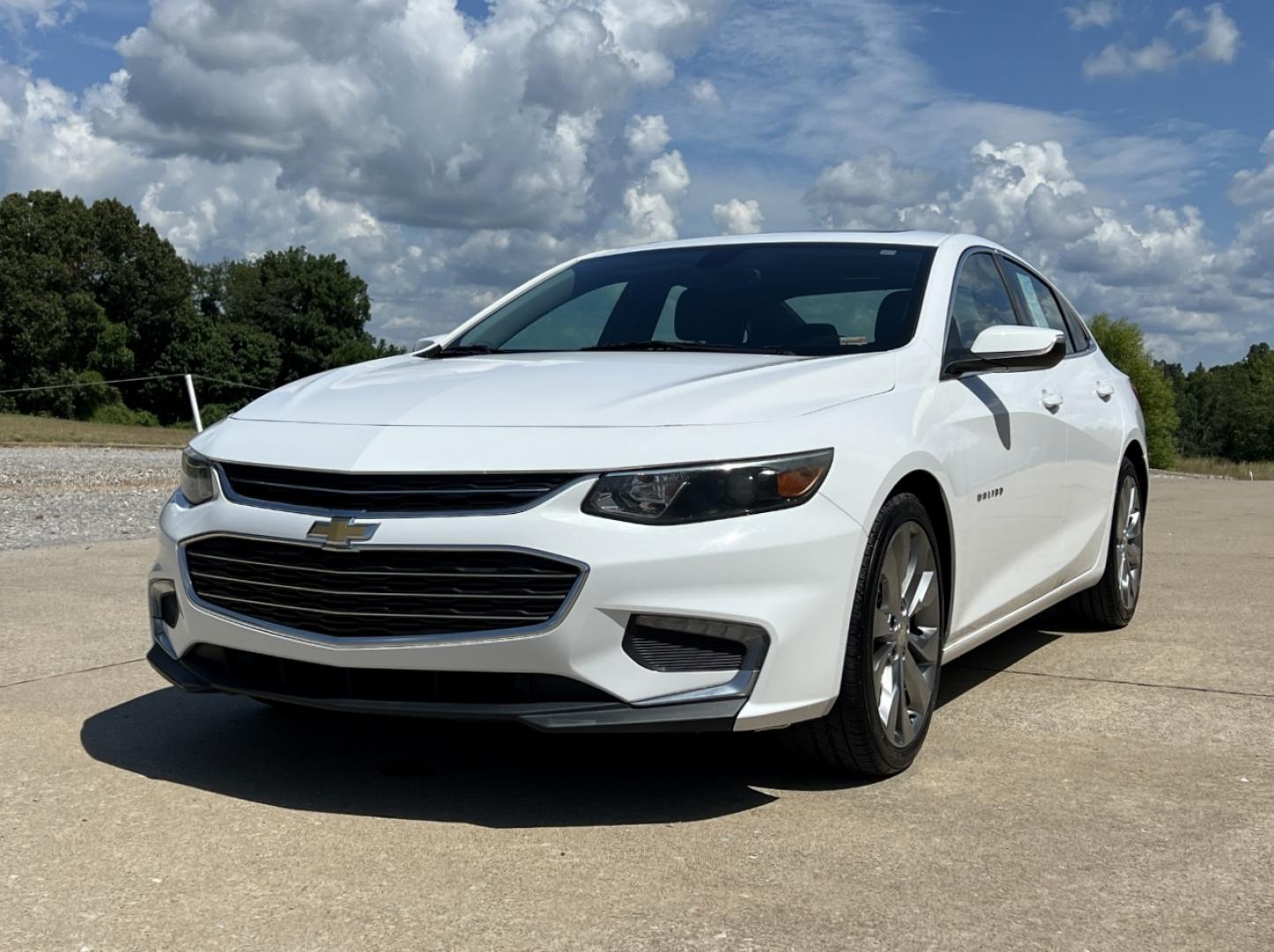 2018 WHITE /Black Cloth CHEVROLET MALIBU LT (1G1ZD5ST7JF) with an 1.5L 4 Cyl. engine, Automatic transmission, located at 2990 Old Orchard Rd., Jackson, MO, 63755, 37.354214, -89.612106 - 2018 Chevrolet Malibu LT 141xxx miles Front Wheel Drive 1.5L 4 Cyl. Automatic Backup Camera Power Driver Seat Bluetooth Remote Start Cruise Power Windows/Locks/Mirrors We have financing available and we accept trades! Fill out a credit application on our website or come by today! If you - Photo#5