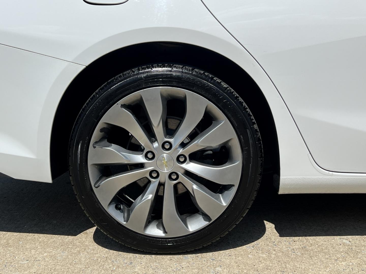 2018 WHITE /Black Cloth CHEVROLET MALIBU LT (1G1ZD5ST7JF) with an 1.5L 4 Cyl. engine, Automatic transmission, located at 2990 Old Orchard Rd., Jackson, MO, 63755, 37.354214, -89.612106 - 2018 Chevrolet Malibu LT 141xxx miles Front Wheel Drive 1.5L 4 Cyl. Automatic Backup Camera Power Driver Seat Bluetooth Remote Start Cruise Power Windows/Locks/Mirrors We have financing available and we accept trades! Fill out a credit application on our website or come by today! If you - Photo#39