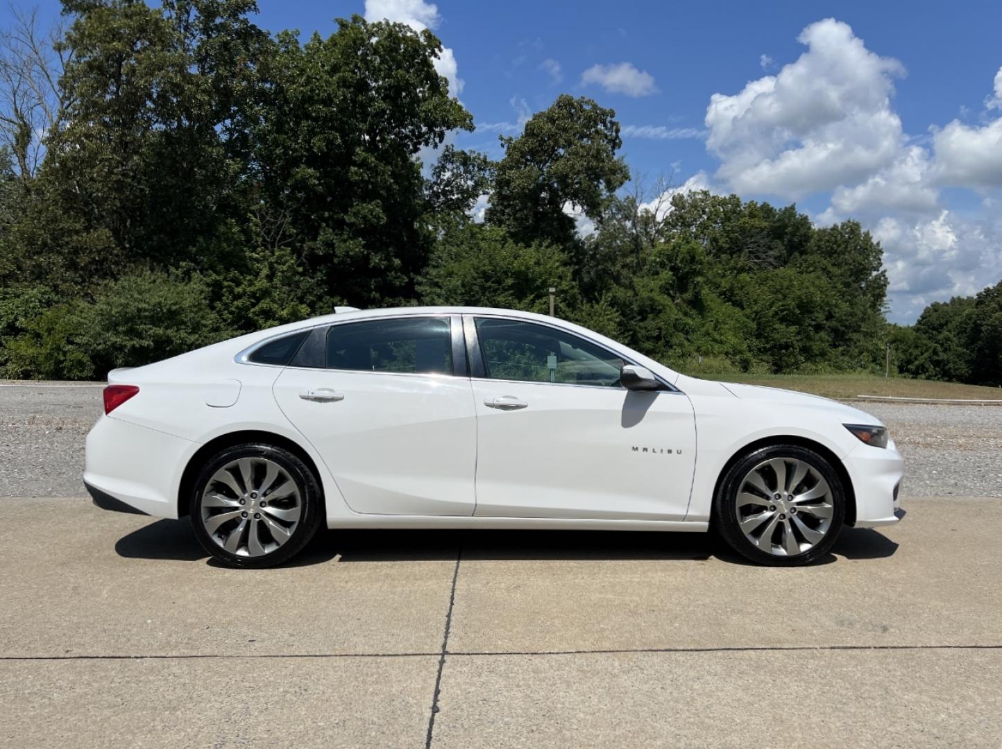 2018 WHITE /Black Cloth CHEVROLET MALIBU LT (1G1ZD5ST7JF) with an 1.5L 4 Cyl. engine, Automatic transmission, located at 2990 Old Orchard Rd., Jackson, MO, 63755, 37.354214, -89.612106 - 2018 Chevrolet Malibu LT 141xxx miles Front Wheel Drive 1.5L 4 Cyl. Automatic Backup Camera Power Driver Seat Bluetooth Remote Start Cruise Power Windows/Locks/Mirrors We have financing available and we accept trades! Fill out a credit application on our website or come by today! If you - Photo#7