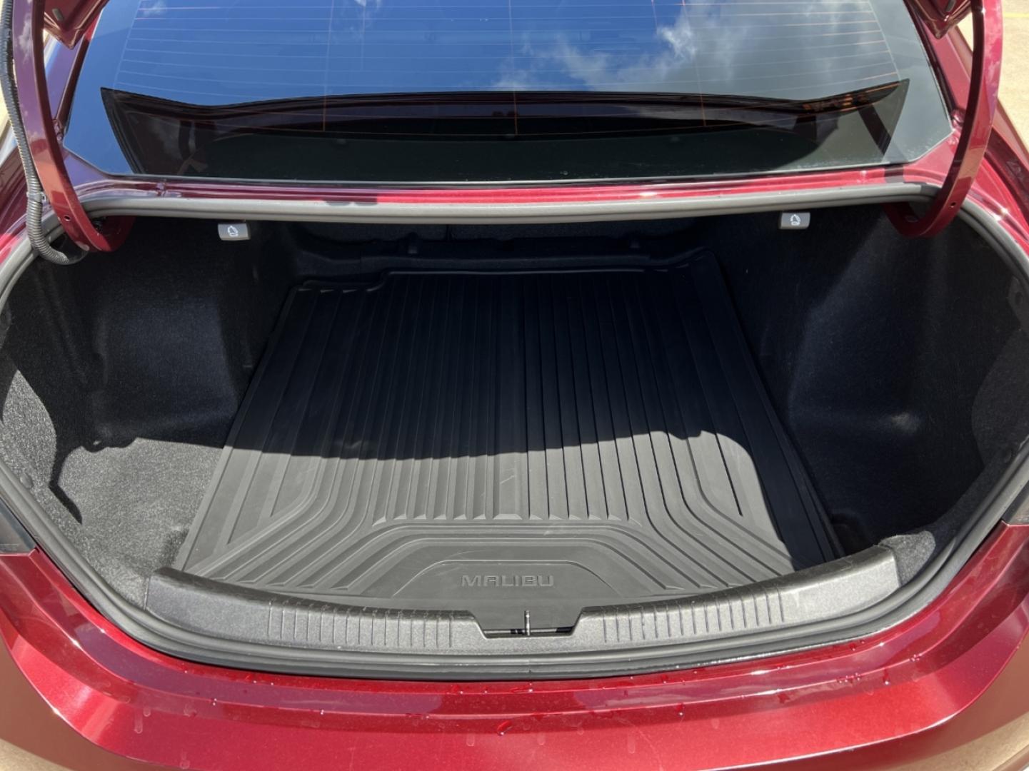 2016 RED /Black Leather CHEVROLET MALIBU PREMIER (1G1ZH5SXXGF) with an 2.0L 4 Cyl. engine, Automatic transmission, located at 2990 Old Orchard Rd., Jackson, MO, 63755, 37.354214, -89.612106 - 2016 Chevrolet Malibu Premier 1-Owner 110xxx miles Front Wheel Drive 2.0L 4 Cyl. Automatic Leather Navigation Power/Heated/Cooled Seats Heated Steering Wheel Backup Camera Sunroof Bluetooth Remote Start Cruise Power Windows/Locks/Mirrors We have financing available and we accept trad - Photo#21