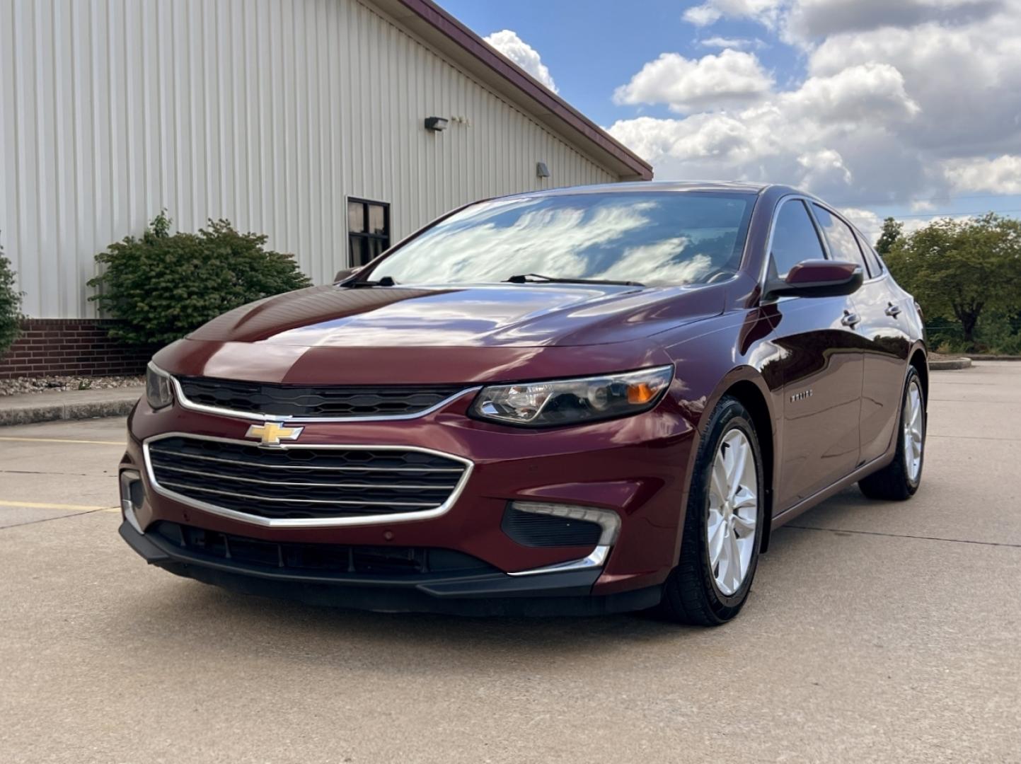 2016 RED /Black Leather CHEVROLET MALIBU PREMIER (1G1ZH5SXXGF) with an 2.0L 4 Cyl. engine, Automatic transmission, located at 2990 Old Orchard Rd., Jackson, MO, 63755, 37.354214, -89.612106 - 2016 Chevrolet Malibu Premier 1-Owner 110xxx miles Front Wheel Drive 2.0L 4 Cyl. Automatic Leather Navigation Power/Heated/Cooled Seats Heated Steering Wheel Backup Camera Sunroof Bluetooth Remote Start Cruise Power Windows/Locks/Mirrors We have financing available and we accept trad - Photo#7