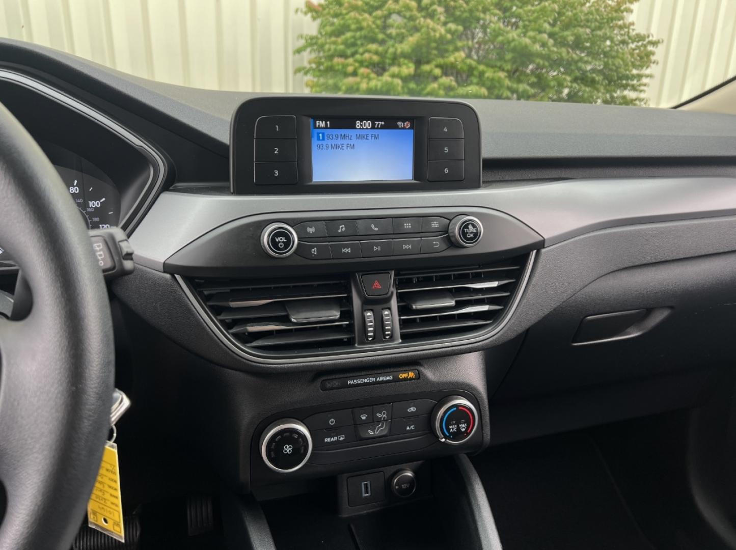 2020 WHITE /Gray Cloth FORD ESCAPE S (1FMCU9F69LU) with an 1.5L 3 Cyl. engine, Automatic transmission, located at 506 S. Kingshighway, Cape Girardeau, MO, 63703, (573) 235-5000, 37.294991, -89.553635 - 2020 Ford Escape S 1-Owner 76xxx miles 4 Wheel Drive 1.5L 3 Cyl. Automatic Backup Camera Bluetooth Cruise Power Windows/Locks/Mirrors We have financing available and we accept trades! Fill out a credit application on our website or come by today! If you have any questions, give us a call - Photo#21