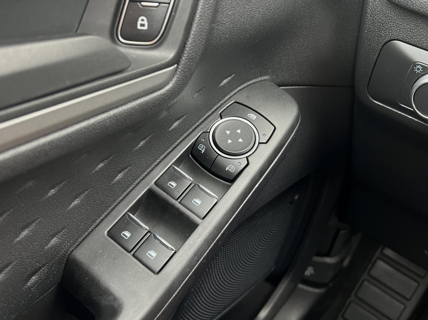 2020 WHITE /Gray Cloth FORD ESCAPE S (1FMCU9F69LU) with an 1.5L 3 Cyl. engine, Automatic transmission, located at 506 S. Kingshighway, Cape Girardeau, MO, 63703, (573) 235-5000, 37.294991, -89.553635 - 2020 Ford Escape S 1-Owner 76xxx miles 4 Wheel Drive 1.5L 3 Cyl. Automatic Backup Camera Bluetooth Cruise Power Windows/Locks/Mirrors We have financing available and we accept trades! Fill out a credit application on our website or come by today! If you have any questions, give us a call - Photo#25
