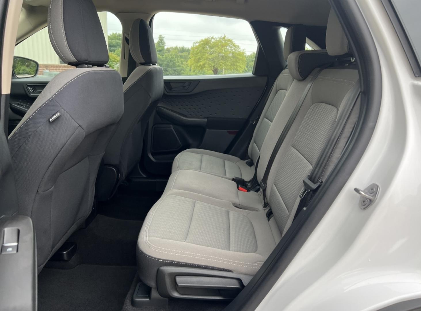 2020 WHITE /Gray Cloth FORD ESCAPE S (1FMCU9F69LU) with an 1.5L 3 Cyl. engine, Automatic transmission, located at 506 S. Kingshighway, Cape Girardeau, MO, 63703, (573) 235-5000, 37.294991, -89.553635 - 2020 Ford Escape S 1-Owner 76xxx miles 4 Wheel Drive 1.5L 3 Cyl. Automatic Backup Camera Bluetooth Cruise Power Windows/Locks/Mirrors We have financing available and we accept trades! Fill out a credit application on our website or come by today! If you have any questions, give us a call - Photo#14