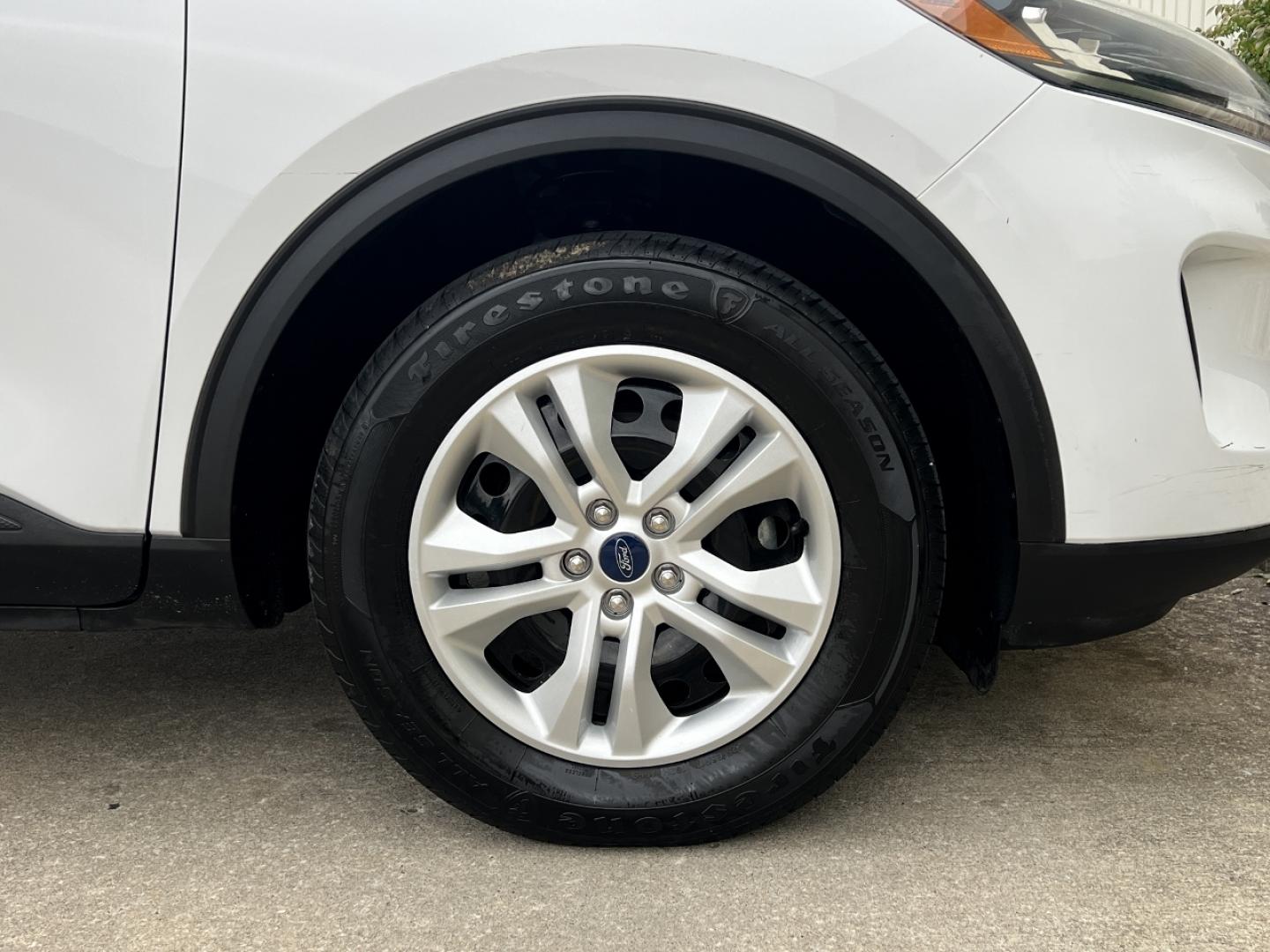 2020 WHITE /Gray Cloth FORD ESCAPE S (1FMCU9F69LU) with an 1.5L 3 Cyl. engine, Automatic transmission, located at 506 S. Kingshighway, Cape Girardeau, MO, 63703, (573) 235-5000, 37.294991, -89.553635 - 2020 Ford Escape S 1-Owner 76xxx miles 4 Wheel Drive 1.5L 3 Cyl. Automatic Backup Camera Bluetooth Cruise Power Windows/Locks/Mirrors We have financing available and we accept trades! Fill out a credit application on our website or come by today! If you have any questions, give us a call - Photo#33