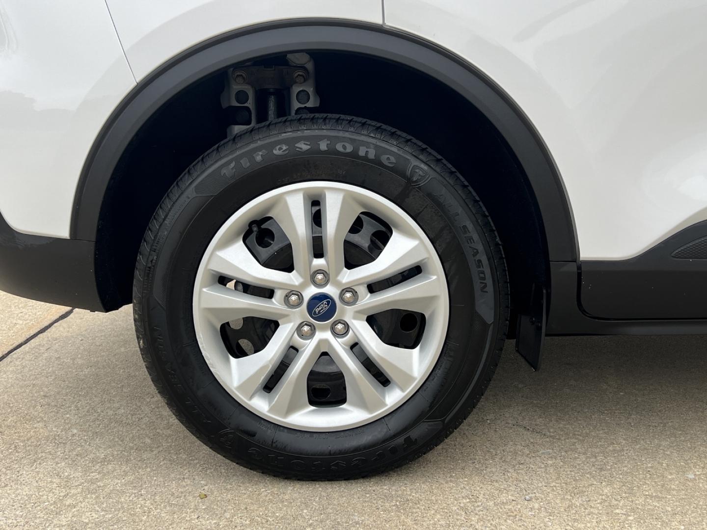 2020 WHITE /Gray Cloth FORD ESCAPE S (1FMCU9F69LU) with an 1.5L 3 Cyl. engine, Automatic transmission, located at 506 S. Kingshighway, Cape Girardeau, MO, 63703, (573) 235-5000, 37.294991, -89.553635 - 2020 Ford Escape S 1-Owner 76xxx miles 4 Wheel Drive 1.5L 3 Cyl. Automatic Backup Camera Bluetooth Cruise Power Windows/Locks/Mirrors We have financing available and we accept trades! Fill out a credit application on our website or come by today! If you have any questions, give us a call - Photo#32