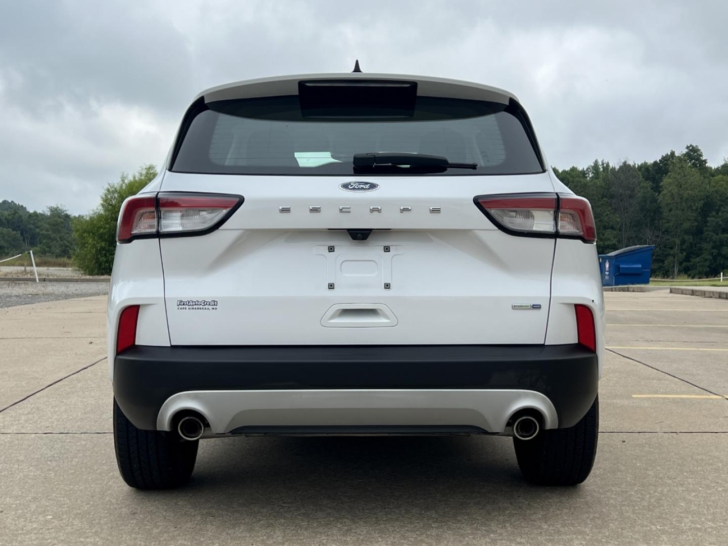 2020 WHITE /Gray Cloth FORD ESCAPE S (1FMCU9F69LU) with an 1.5L 3 Cyl. engine, Automatic transmission, located at 506 S. Kingshighway, Cape Girardeau, MO, 63703, (573) 235-5000, 37.294991, -89.553635 - 2020 Ford Escape S 1-Owner 76xxx miles 4 Wheel Drive 1.5L 3 Cyl. Automatic Backup Camera Bluetooth Cruise Power Windows/Locks/Mirrors We have financing available and we accept trades! Fill out a credit application on our website or come by today! If you have any questions, give us a call - Photo#8