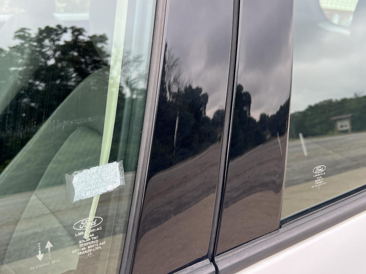 2020 WHITE /Gray Cloth FORD ESCAPE S (1FMCU9F69LU) with an 1.5L 3 Cyl. engine, Automatic transmission, located at 506 S. Kingshighway, Cape Girardeau, MO, 63703, (573) 235-5000, 37.294991, -89.553635 - 2020 Ford Escape S 1-Owner 76xxx miles 4 Wheel Drive 1.5L 3 Cyl. Automatic Backup Camera Bluetooth Cruise Power Windows/Locks/Mirrors We have financing available and we accept trades! Fill out a credit application on our website or come by today! If you have any questions, give us a call - Photo#40