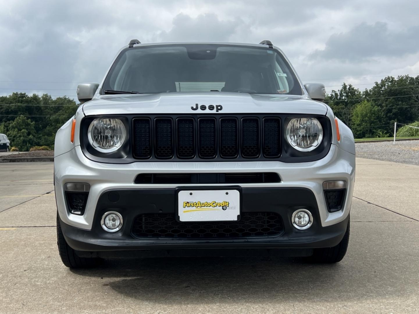 2019 SILVER /Black Cloth JEEP RENEGADE LATITUDE (ZACNJABB5KP) with an 2.4L 4 Cyl. engine, Automatic transmission, located at 506 S. Kingshighway, Cape Girardeau, MO, 63703, (573) 235-5000, 37.294991, -89.553635 - 2019 Jeep Renegade Latitude 76xxx miles Front Wheel Drive 2.4L 4 Cyl. Automatic Backup Camera Bluetooth Cruise Power Windows/Locks/Mirrors We have financing available and we accept trades! Fill out a credit application on our website or come by today! If you have any questions, give us a c - Photo#9