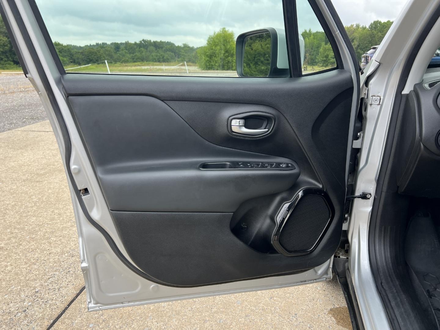2019 SILVER /Black Cloth JEEP RENEGADE LATITUDE (ZACNJABB5KP) with an 2.4L 4 Cyl. engine, Automatic transmission, located at 506 S. Kingshighway, Cape Girardeau, MO, 63703, (573) 235-5000, 37.294991, -89.553635 - 2019 Jeep Renegade Latitude 76xxx miles Front Wheel Drive 2.4L 4 Cyl. Automatic Backup Camera Bluetooth Cruise Power Windows/Locks/Mirrors We have financing available and we accept trades! Fill out a credit application on our website or come by today! If you have any questions, give us a c - Photo#10
