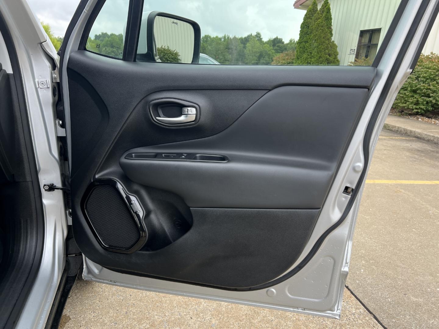 2019 SILVER /Black Cloth JEEP RENEGADE LATITUDE (ZACNJABB5KP) with an 2.4L 4 Cyl. engine, Automatic transmission, located at 506 S. Kingshighway, Cape Girardeau, MO, 63703, (573) 235-5000, 37.294991, -89.553635 - 2019 Jeep Renegade Latitude 76xxx miles Front Wheel Drive 2.4L 4 Cyl. Automatic Backup Camera Bluetooth Cruise Power Windows/Locks/Mirrors We have financing available and we accept trades! Fill out a credit application on our website or come by today! If you have any questions, give us a c - Photo#12