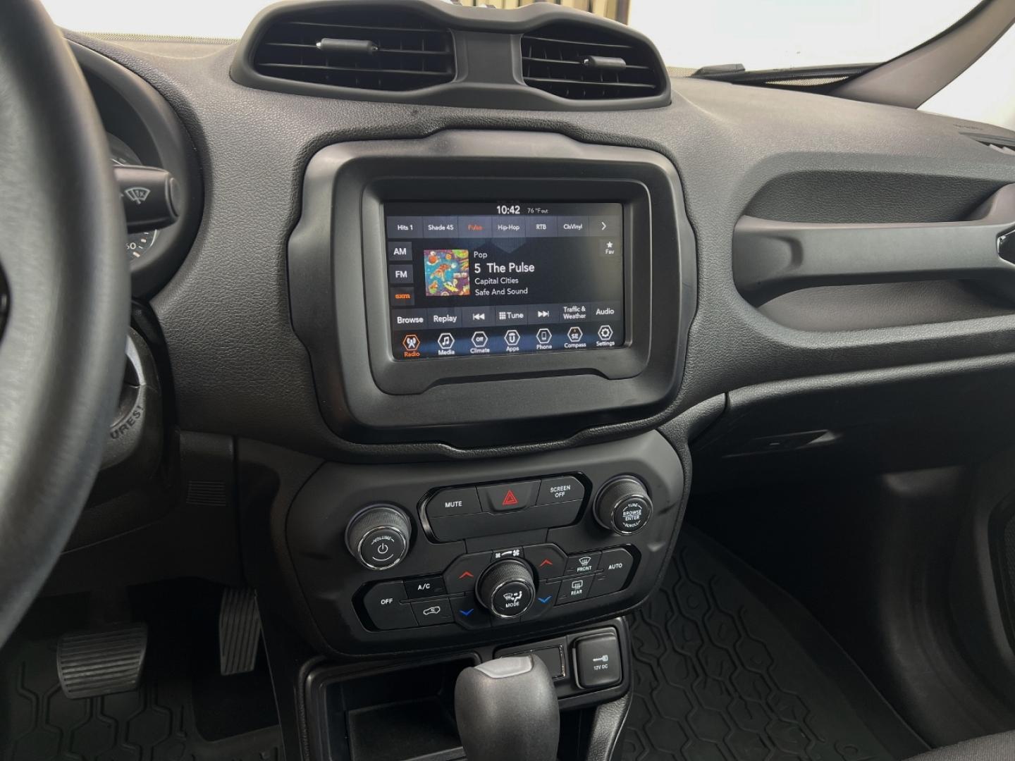 2019 SILVER /Black Cloth JEEP RENEGADE LATITUDE (ZACNJABB5KP) with an 2.4L 4 Cyl. engine, Automatic transmission, located at 506 S. Kingshighway, Cape Girardeau, MO, 63703, (573) 235-5000, 37.294991, -89.553635 - 2019 Jeep Renegade Latitude 76xxx miles Front Wheel Drive 2.4L 4 Cyl. Automatic Backup Camera Bluetooth Cruise Power Windows/Locks/Mirrors We have financing available and we accept trades! Fill out a credit application on our website or come by today! If you have any questions, give us a c - Photo#22