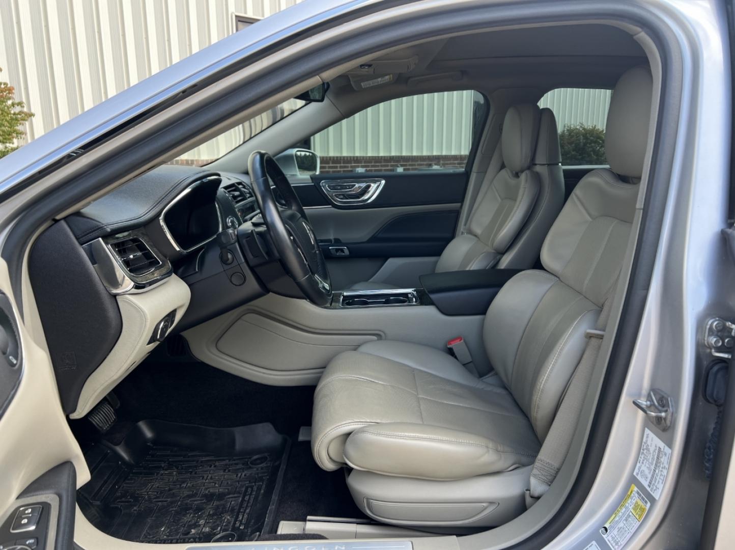 2018 SILVER /Tan Leather Lincoln Continental Reserve AWD (1LN6L9NC3J5) with an 3.0L V6 engine, Automatic transmission, located at 506 S. Kingshighway, Cape Girardeau, MO, 63703, (573) 235-5000, 37.294991, -89.553635 - 2018 Lincoln Continental Reserve 100xxx miles All Wheel Drive 3.0L V6 Automatic Leather Navigation Power/Heated/Cooled Seats Heated Rear Seats Heating Steering Wheel Backup Camera Sunroof Bluetooth Remote Start Cruise Power Windows/Locks/Mirrors We have financing available and we acc - Photo#17