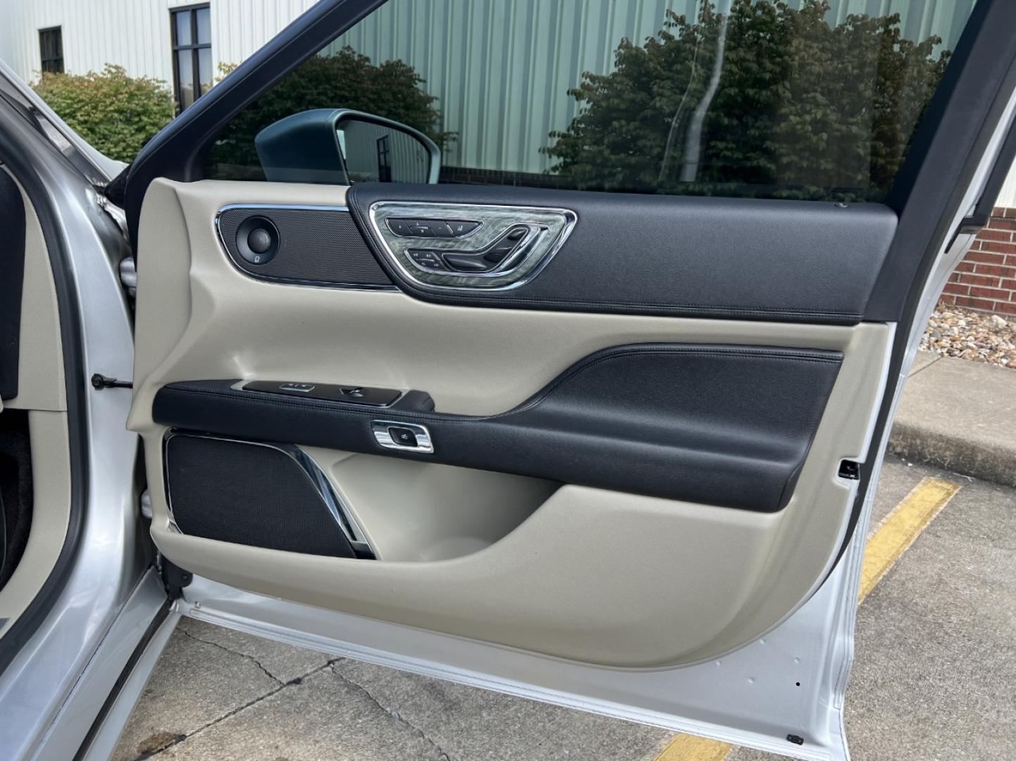 2018 SILVER /Tan Leather Lincoln Continental Reserve AWD (1LN6L9NC3J5) with an 3.0L V6 engine, Automatic transmission, located at 506 S. Kingshighway, Cape Girardeau, MO, 63703, (573) 235-5000, 37.294991, -89.553635 - 2018 Lincoln Continental Reserve 100xxx miles All Wheel Drive 3.0L V6 Automatic Leather Navigation Power/Heated/Cooled Seats Heated Rear Seats Heating Steering Wheel Backup Camera Sunroof Bluetooth Remote Start Cruise Power Windows/Locks/Mirrors We have financing available and we acc - Photo#18
