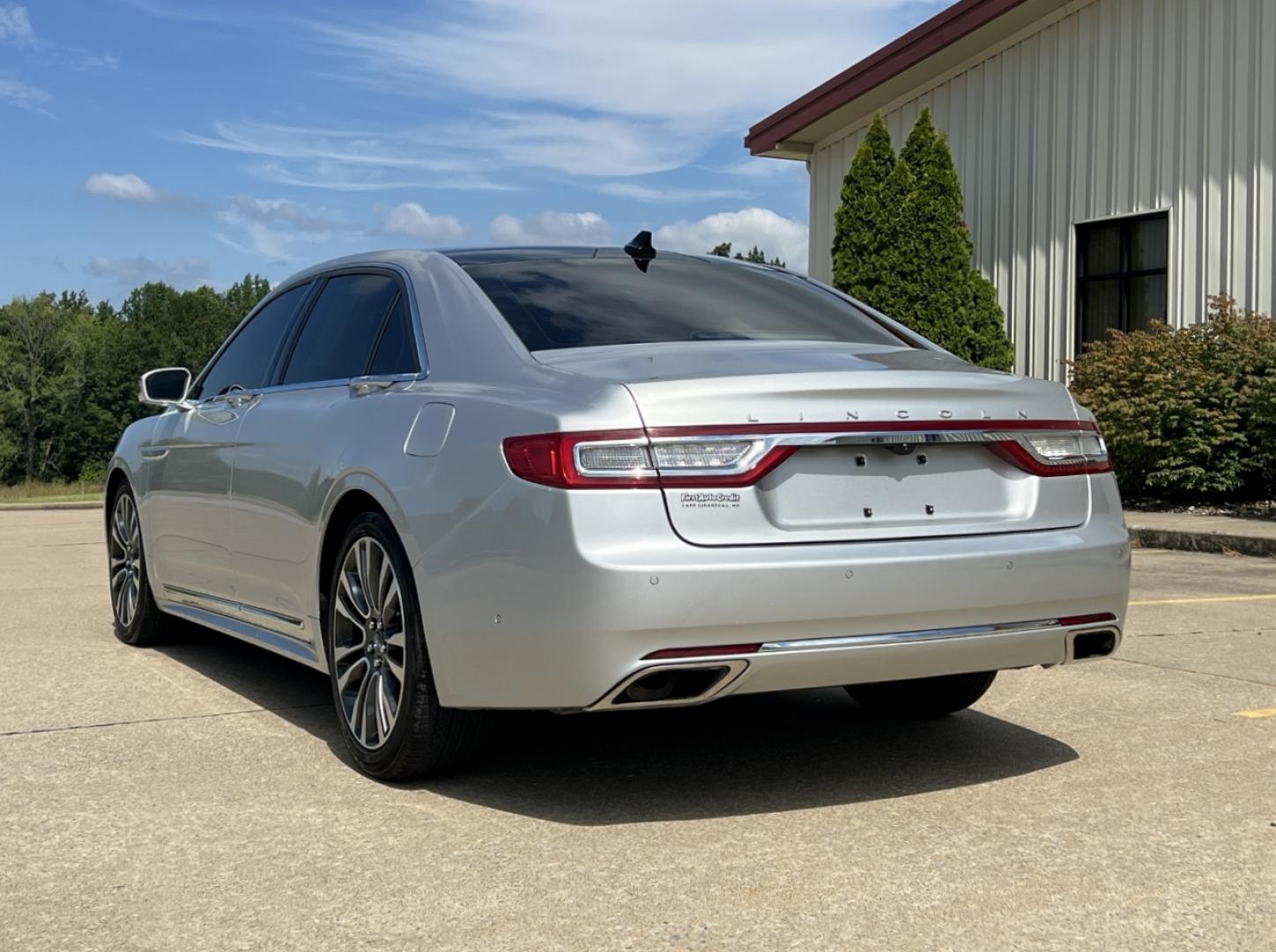 2018 SILVER /Tan Leather Lincoln Continental Reserve AWD (1LN6L9NC3J5) with an 3.0L V6 engine, Automatic transmission, located at 506 S. Kingshighway, Cape Girardeau, MO, 63703, (573) 235-5000, 37.294991, -89.553635 - 2018 Lincoln Continental Reserve 100xxx miles All Wheel Drive 3.0L V6 Automatic Leather Navigation Power/Heated/Cooled Seats Heated Rear Seats Heating Steering Wheel Backup Camera Sunroof Bluetooth Remote Start Cruise Power Windows/Locks/Mirrors We have financing available and we acc - Photo#13