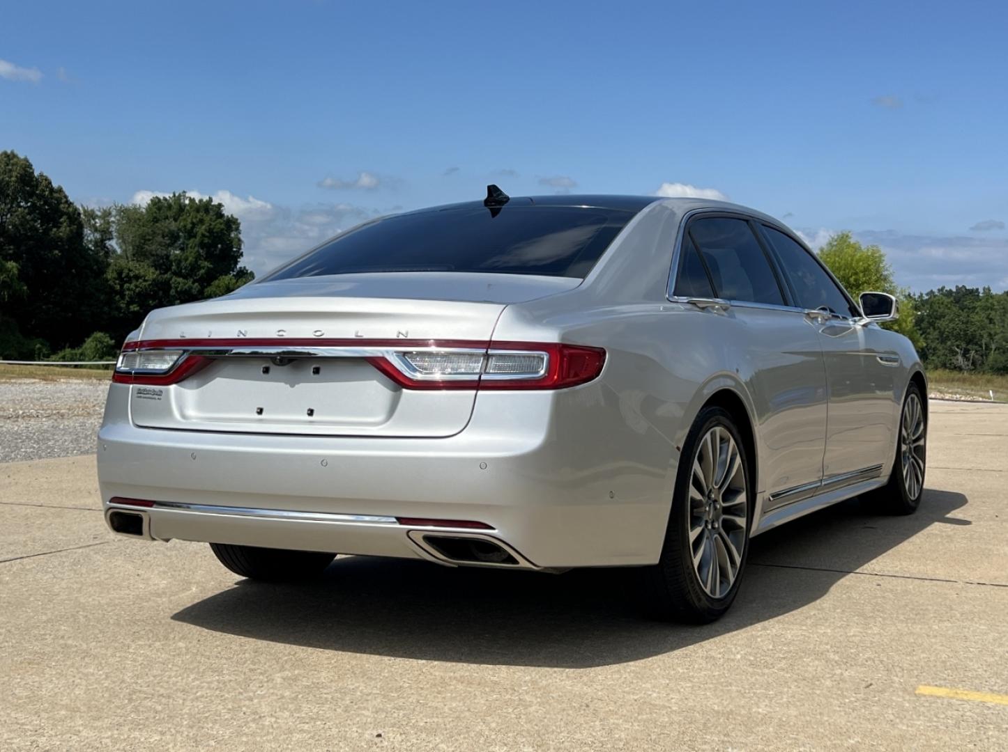 2018 SILVER /Tan Leather Lincoln Continental Reserve AWD (1LN6L9NC3J5) with an 3.0L V6 engine, Automatic transmission, located at 506 S. Kingshighway, Cape Girardeau, MO, 63703, (573) 235-5000, 37.294991, -89.553635 - 2018 Lincoln Continental Reserve 100xxx miles All Wheel Drive 3.0L V6 Automatic Leather Navigation Power/Heated/Cooled Seats Heated Rear Seats Heating Steering Wheel Backup Camera Sunroof Bluetooth Remote Start Cruise Power Windows/Locks/Mirrors We have financing available and we acc - Photo#12