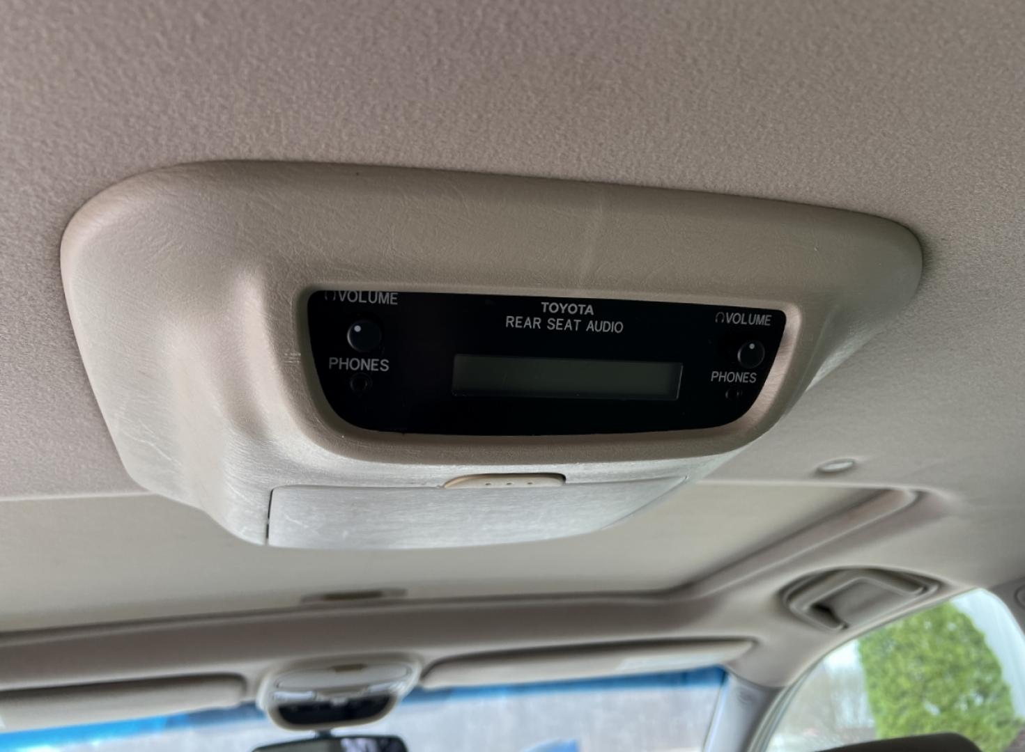 2004 GOLD /Tan Cloth TOYOTA SIENNA XLE (5TDZA22C94S) with an 3.3L V6 engine, Automatic transmission, located at 2990 Old Orchard Rd., Jackson, MO, 63755, 37.354214, -89.612106 - 2004 Toyota Sienna XLE 176xxx miles Front Wheel Drive 3.3L V6 Automatic 3rd Row Power Driver Seat Sunroof Cruise Power Windows/Locks/Mirrors We have financing available and we accept trades! Fill out a credit application on our website or come by today! If you have any questions, give us - Photo#30