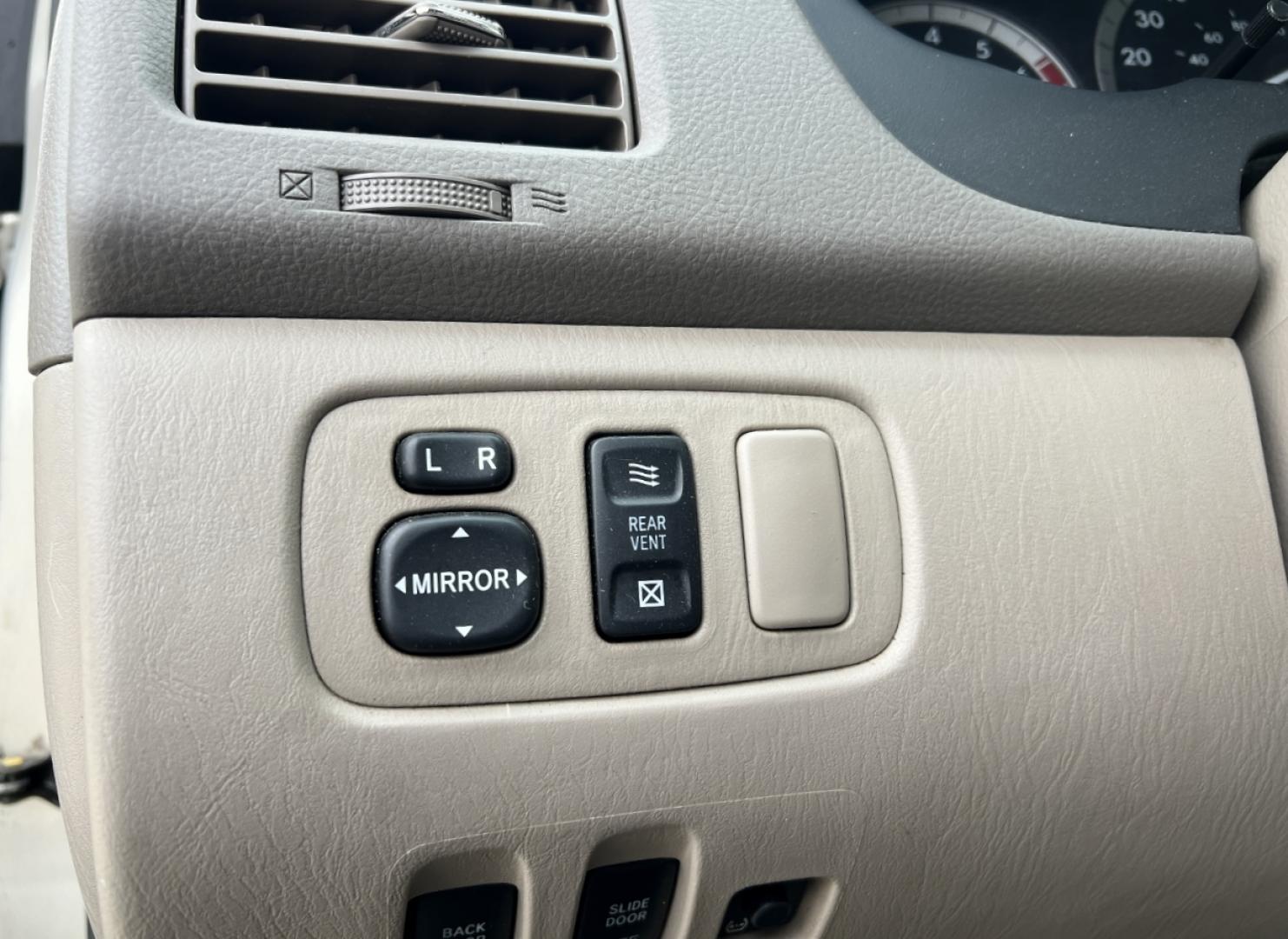 2004 GOLD /Tan Cloth TOYOTA SIENNA XLE (5TDZA22C94S) with an 3.3L V6 engine, Automatic transmission, located at 2990 Old Orchard Rd., Jackson, MO, 63755, 37.354214, -89.612106 - 2004 Toyota Sienna XLE 176xxx miles Front Wheel Drive 3.3L V6 Automatic 3rd Row Power Driver Seat Sunroof Cruise Power Windows/Locks/Mirrors We have financing available and we accept trades! Fill out a credit application on our website or come by today! If you have any questions, give us - Photo#27