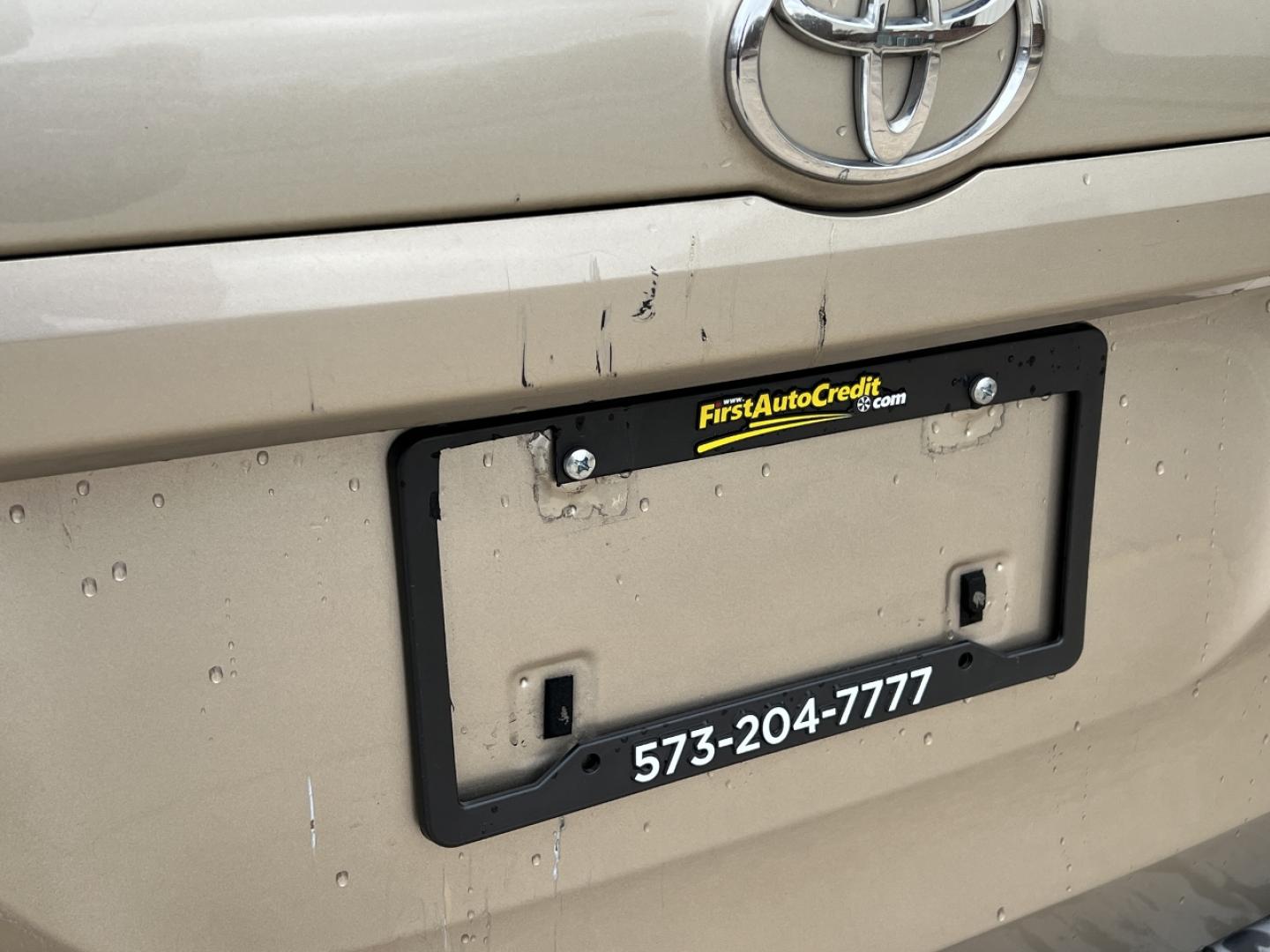 2004 GOLD /Tan Cloth TOYOTA SIENNA XLE (5TDZA22C94S) with an 3.3L V6 engine, Automatic transmission, located at 2990 Old Orchard Rd., Jackson, MO, 63755, 37.354214, -89.612106 - 2004 Toyota Sienna XLE 176xxx miles Front Wheel Drive 3.3L V6 Automatic 3rd Row Power Driver Seat Sunroof Cruise Power Windows/Locks/Mirrors We have financing available and we accept trades! Fill out a credit application on our website or come by today! If you have any questions, give us - Photo#47