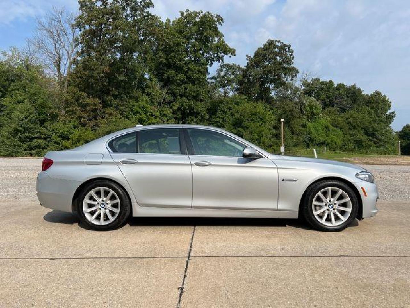 2014 SILVER /Black BMW 535 I (WBA5B1C59ED) with an 3.0L engine, Automatic transmission, located at 2990 Old Orchard Rd., Jackson, MO, 63755, 37.354214, -89.612106 - Photo#10