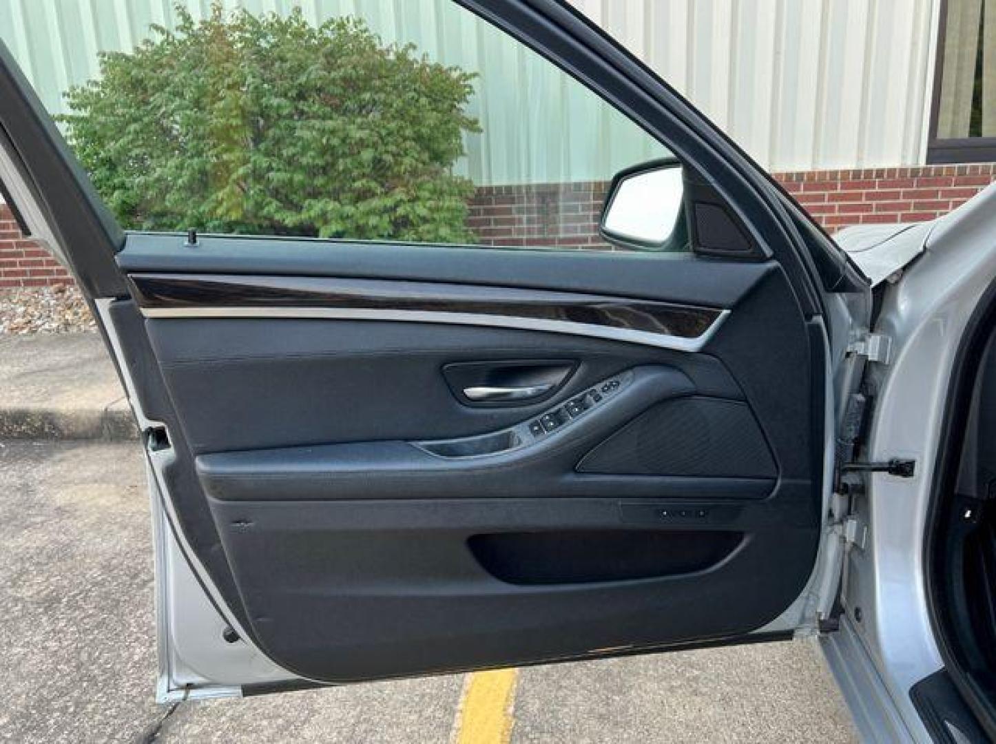 2014 SILVER /Black BMW 535 I (WBA5B1C59ED) with an 3.0L engine, Automatic transmission, located at 2990 Old Orchard Rd., Jackson, MO, 63755, 37.354214, -89.612106 - Photo#14