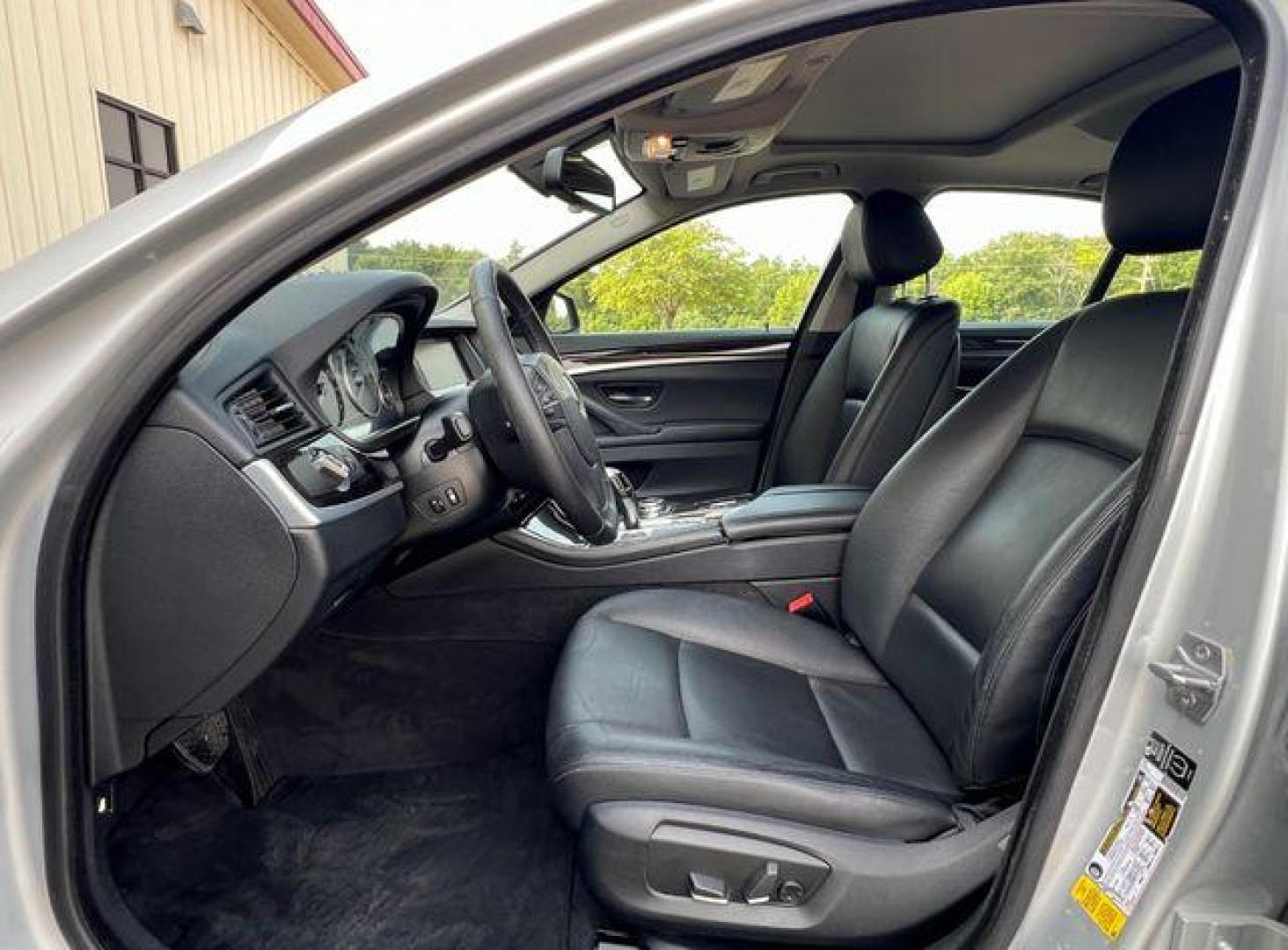 2014 SILVER /Black BMW 535 I (WBA5B1C59ED) with an 3.0L engine, Automatic transmission, located at 2990 Old Orchard Rd., Jackson, MO, 63755, 37.354214, -89.612106 - Photo#16