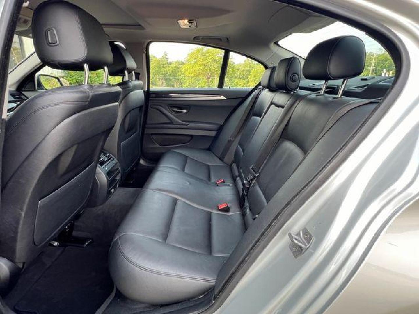 2014 SILVER /Black BMW 535 I (WBA5B1C59ED) with an 3.0L engine, Automatic transmission, located at 2990 Old Orchard Rd., Jackson, MO, 63755, 37.354214, -89.612106 - Photo#20