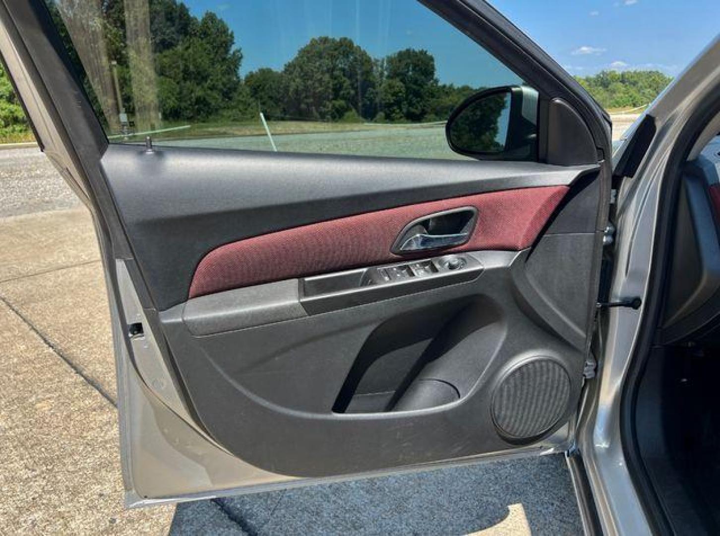 2014 SILVER /Jet Black/Sport Red CHEVROLET CRUZE LT (1G1PC5SBXE7) with an 1.4L engine, Automatic transmission, located at 2990 Old Orchard Rd., Jackson, MO, 63755, 37.354214, -89.612106 - Photo#9