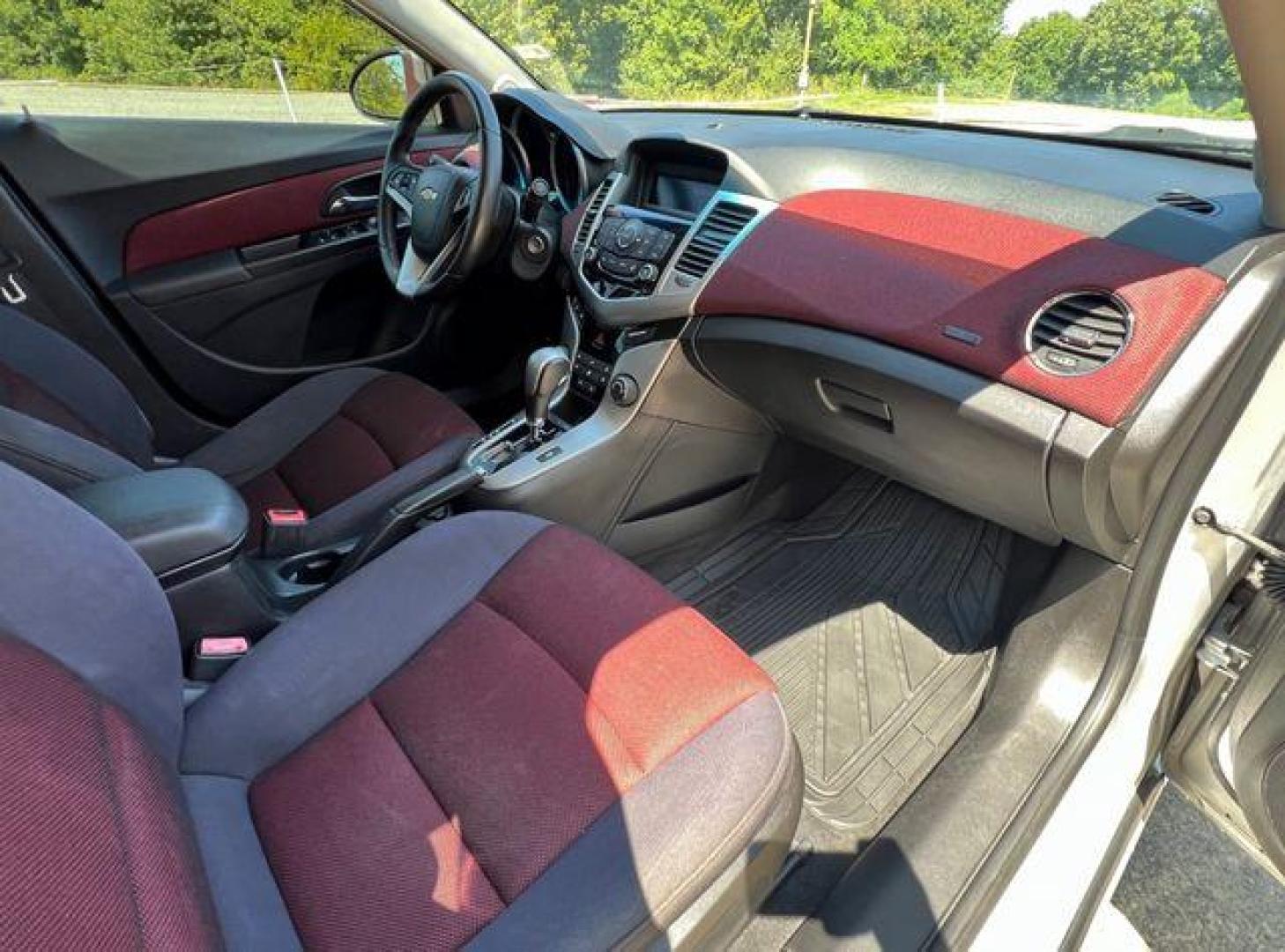 2014 SILVER /Jet Black/Sport Red CHEVROLET CRUZE LT (1G1PC5SBXE7) with an 1.4L engine, Automatic transmission, located at 2990 Old Orchard Rd., Jackson, MO, 63755, 37.354214, -89.612106 - Photo#13