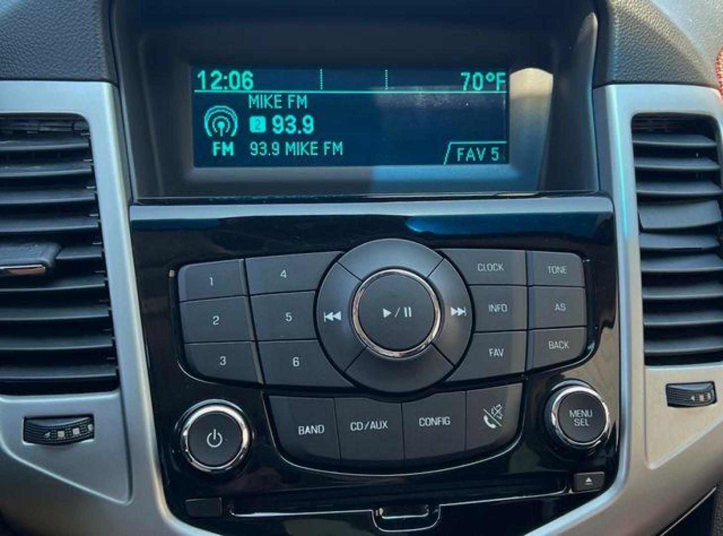 2014 SILVER /Jet Black/Sport Red CHEVROLET CRUZE LT (1G1PC5SBXE7) with an 1.4L engine, Automatic transmission, located at 2990 Old Orchard Rd., Jackson, MO, 63755, 37.354214, -89.612106 - Photo#25